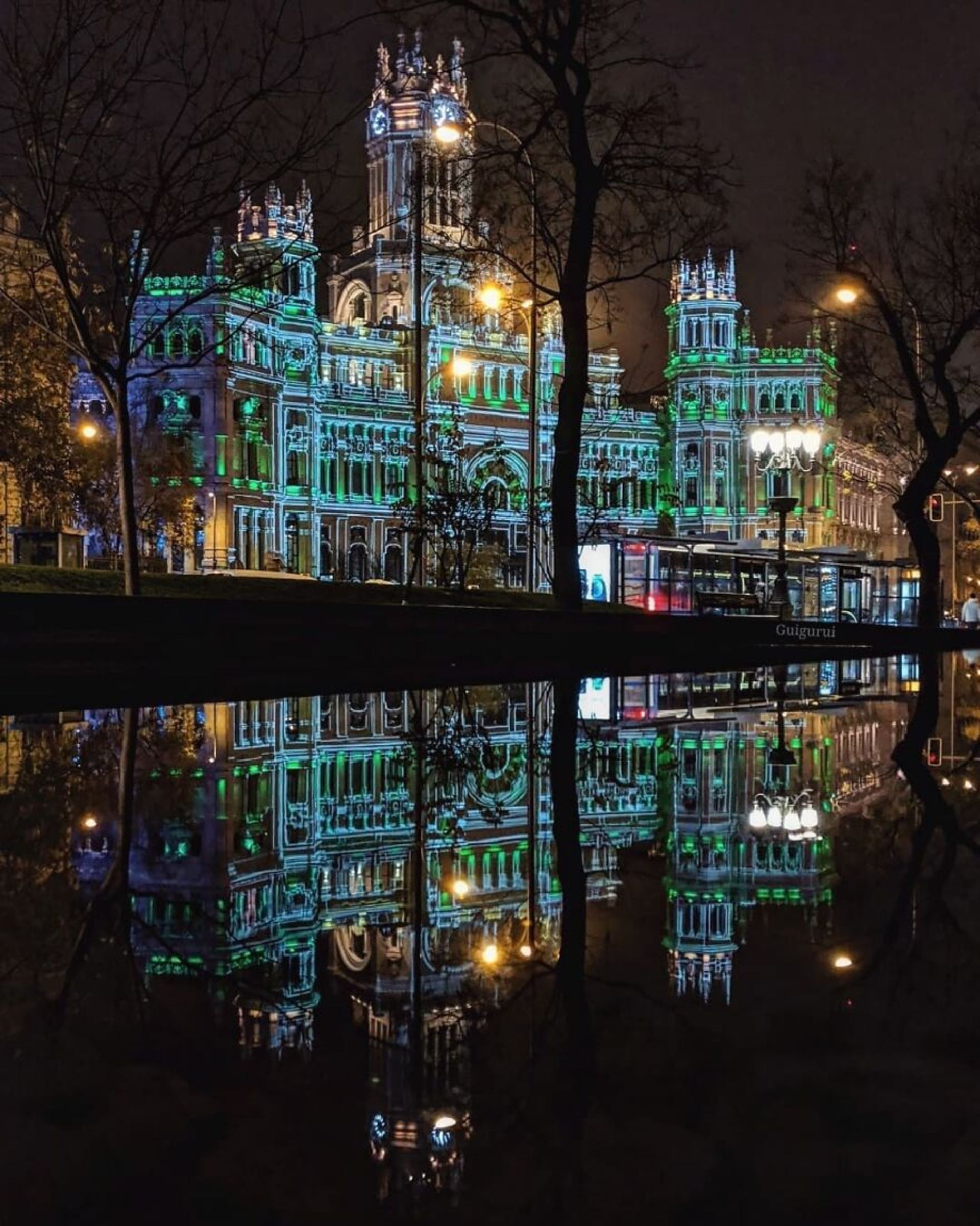 رفلاکس ساختمان‌های مادرید