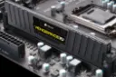 حافظه رم کورسیر VENGEANCE LP ظرفیت 4 گیگابایت از نوع DDR3-1600 نمای جانبی
