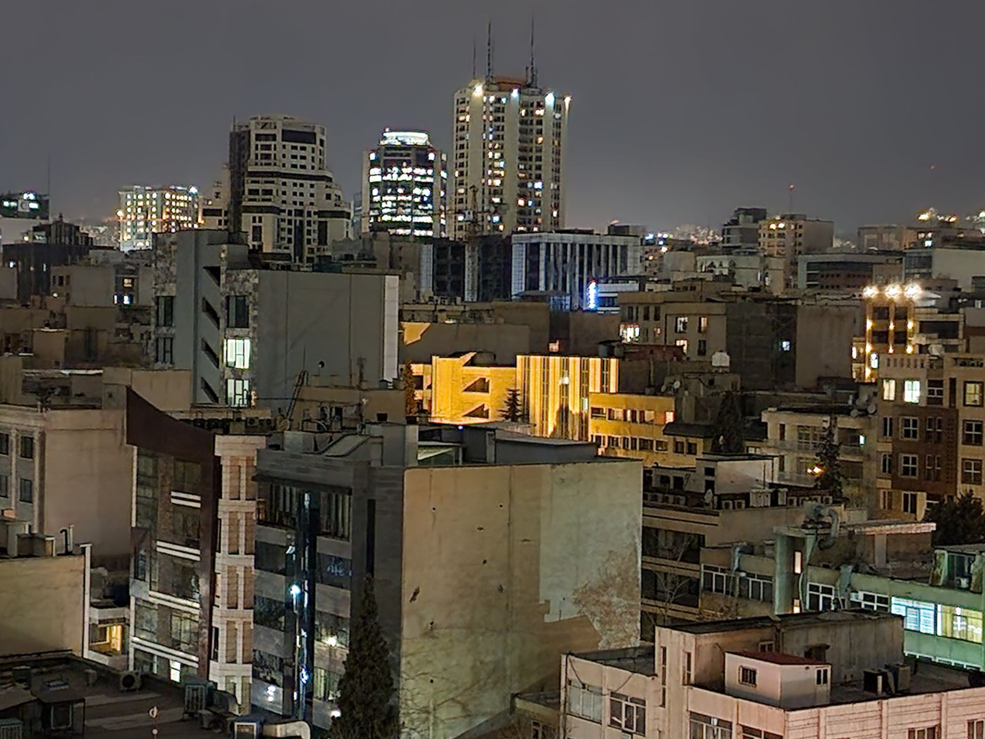 عکس فوتو مد دوربین ۳ برابری گلکسی اس ۲۲ اولترا