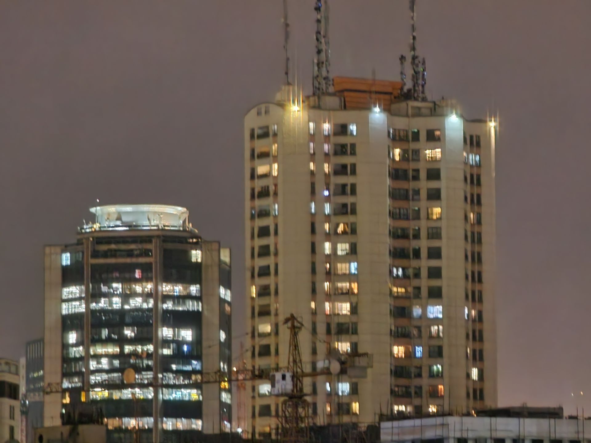 عکس نایت مد دوربین ۱۰ برابری گلکسی اس ۲۲ اولترا