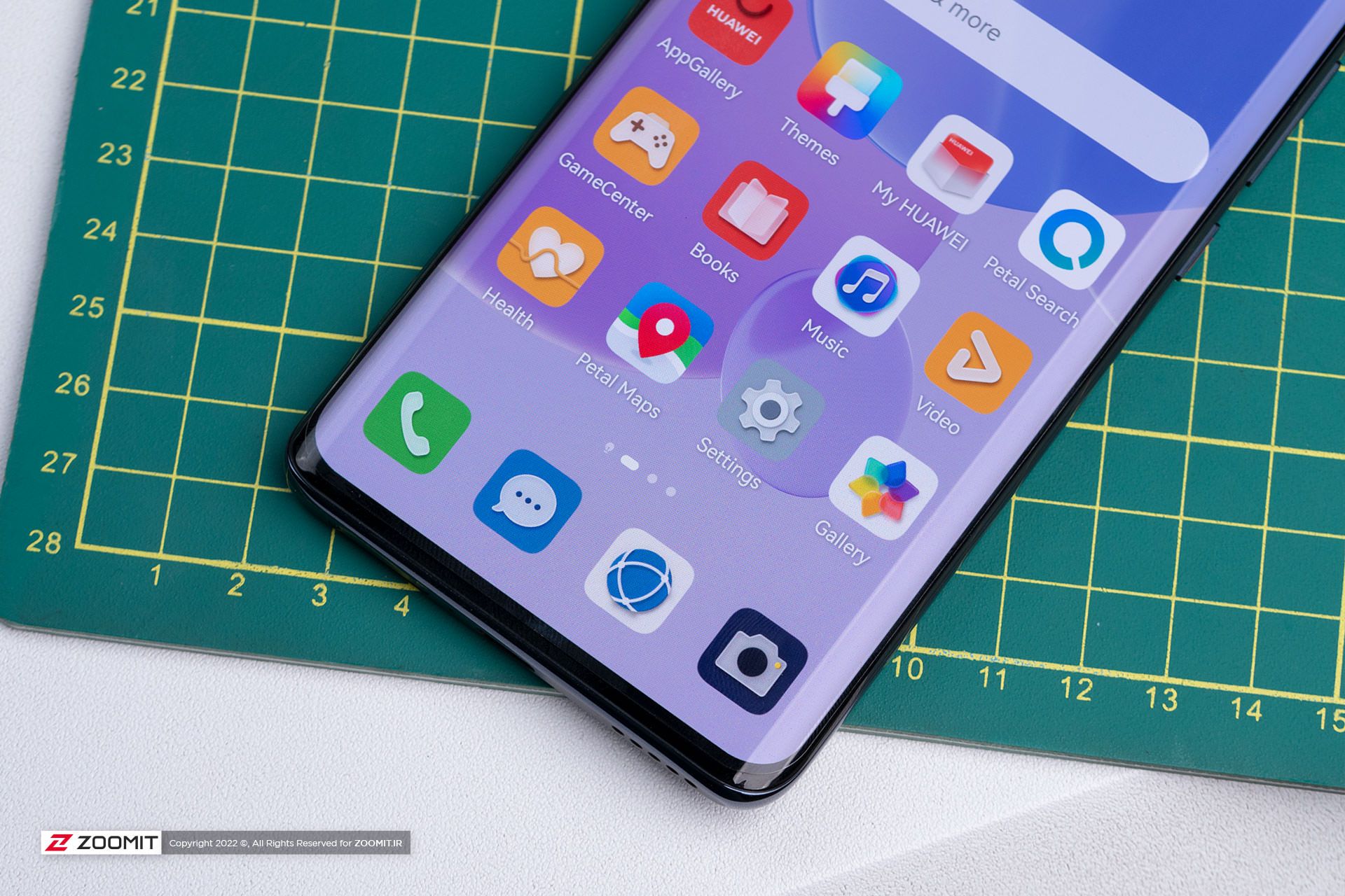 نمایشگر نوا ۹ هواوی از نمای نزدیک