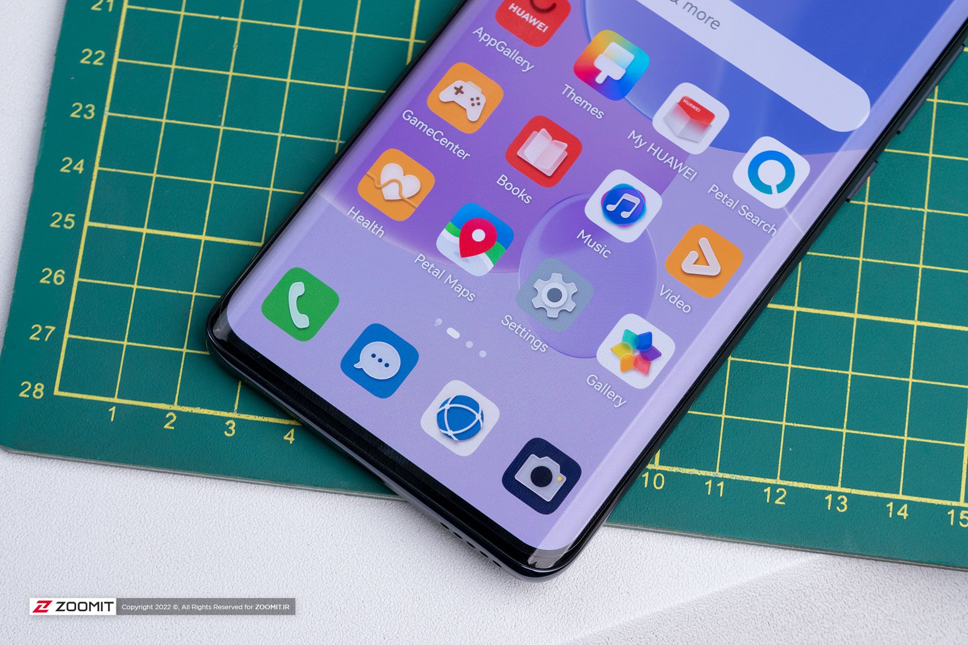  نمایشگر هواوی نوا ۹ از نمای نزدیک