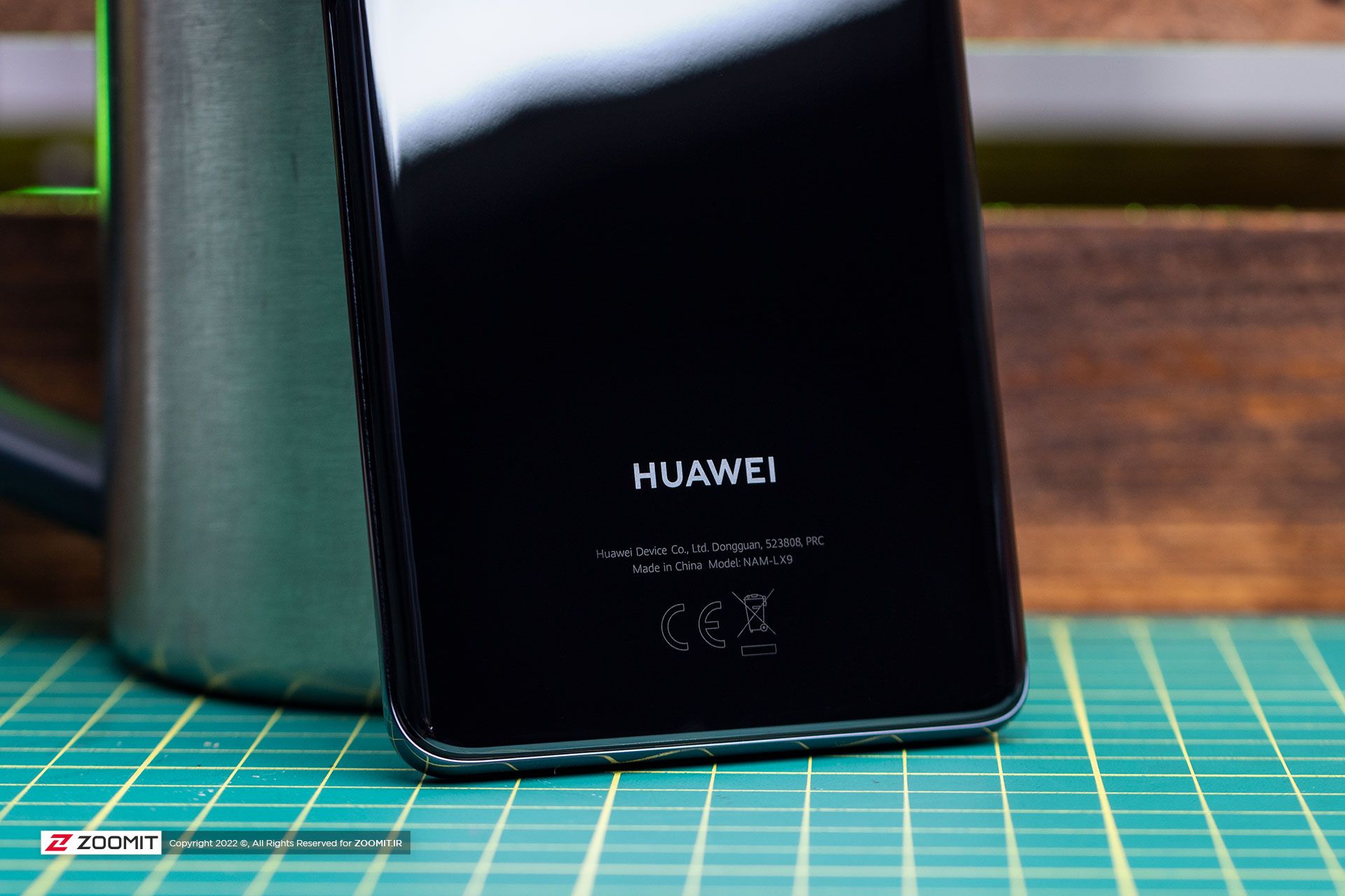 لوگوی هواوی پشت هواوی نوا ۹