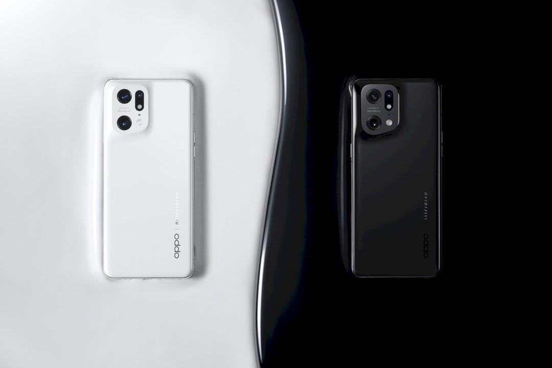پنل پشتی Find X5 Pro به رنگ های مشکی و سفید