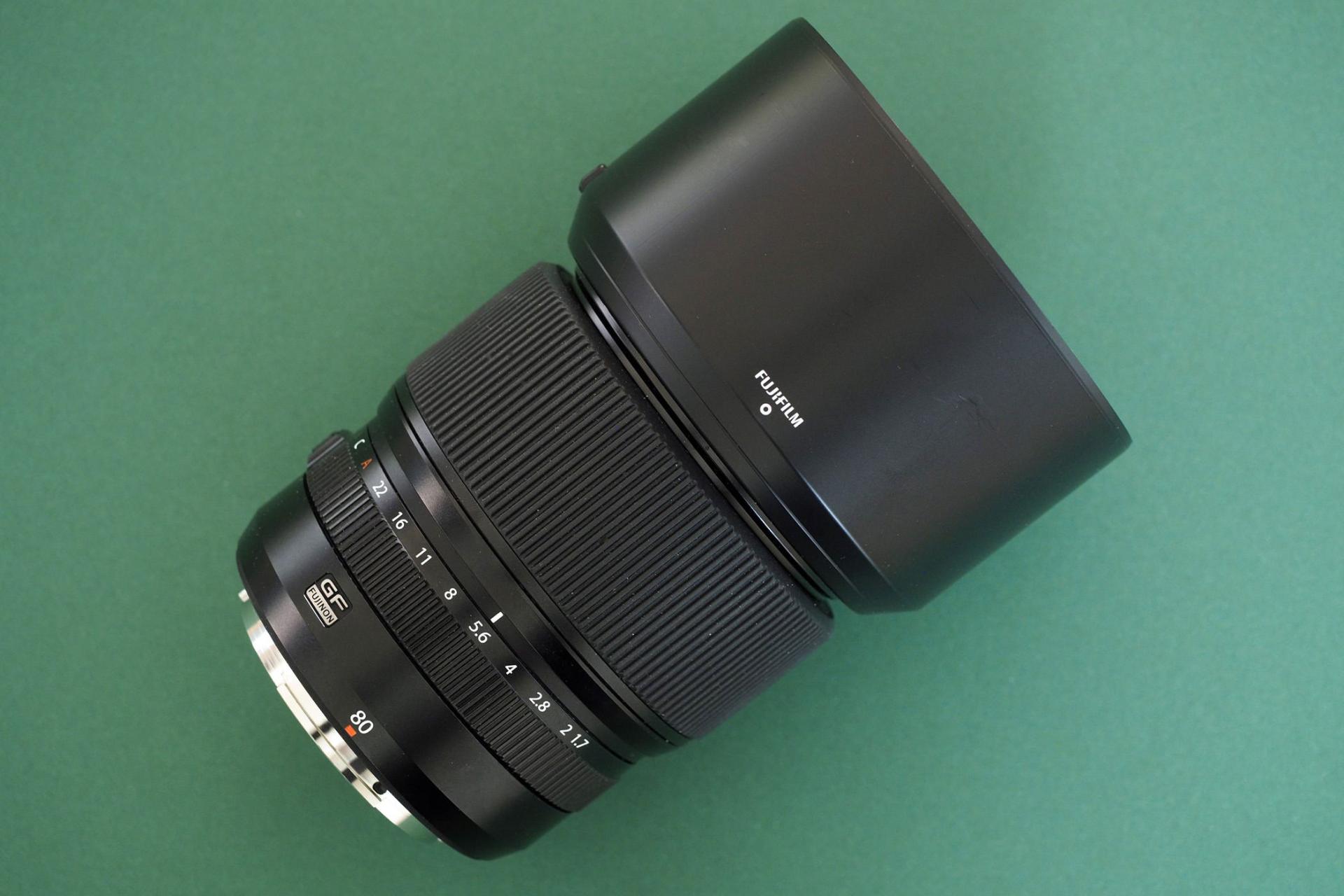 لنز فوجی فیلم GF 80mm F1.7 R WR نمای بالا