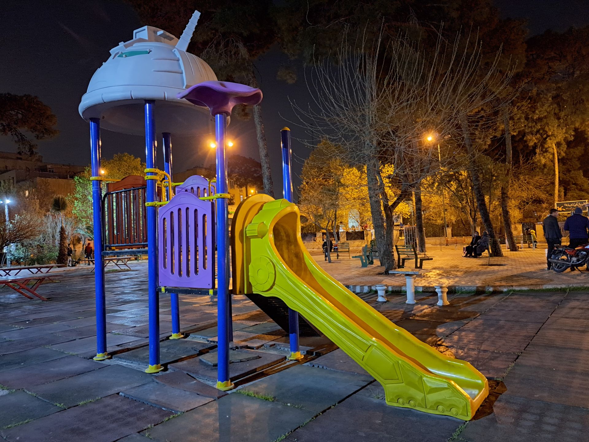 عکس دوربین واید گلکسی A53 در تاریکی