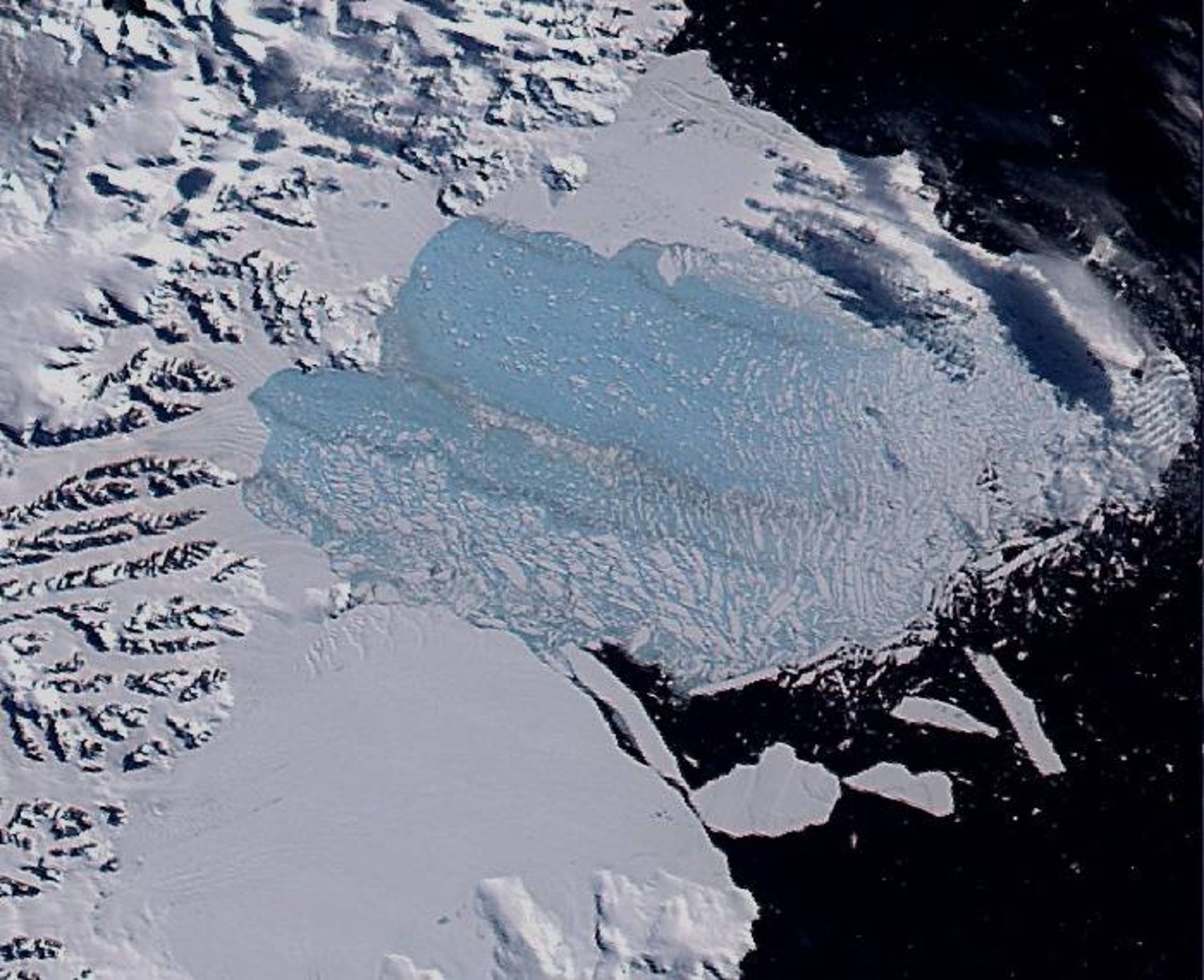 تصویر ماهواره ای از لارسن بی / Larsen-B ice shelf 