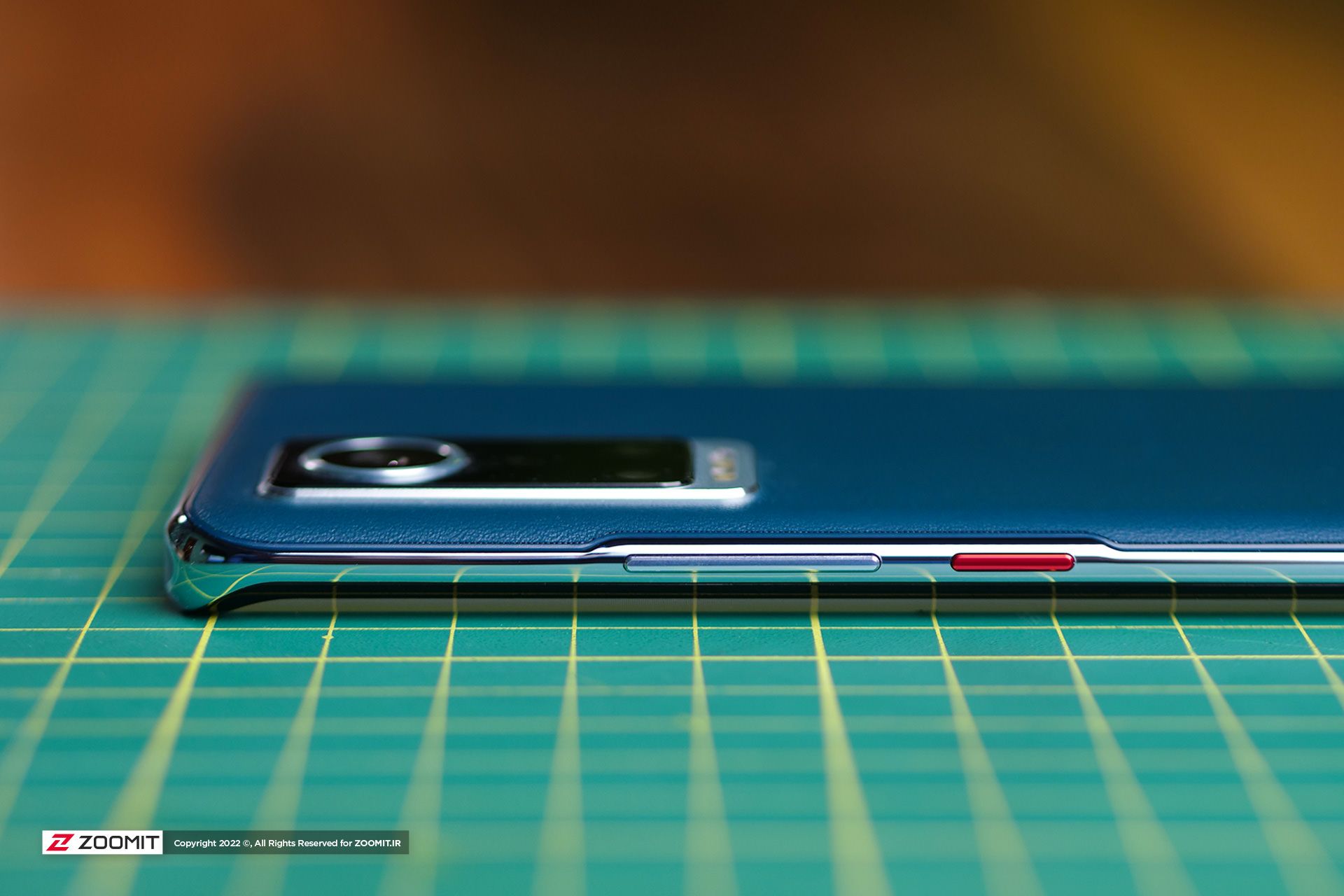 دکمه‌های فیزیکی شاهین ۳