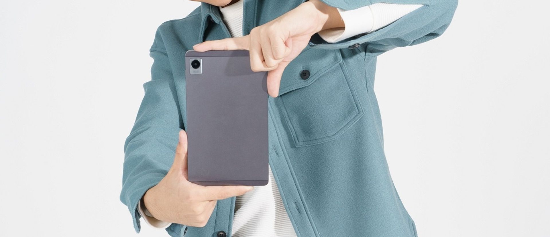 پنل پشتی ریلمی پد مینی / Realme Pad Mini در دست