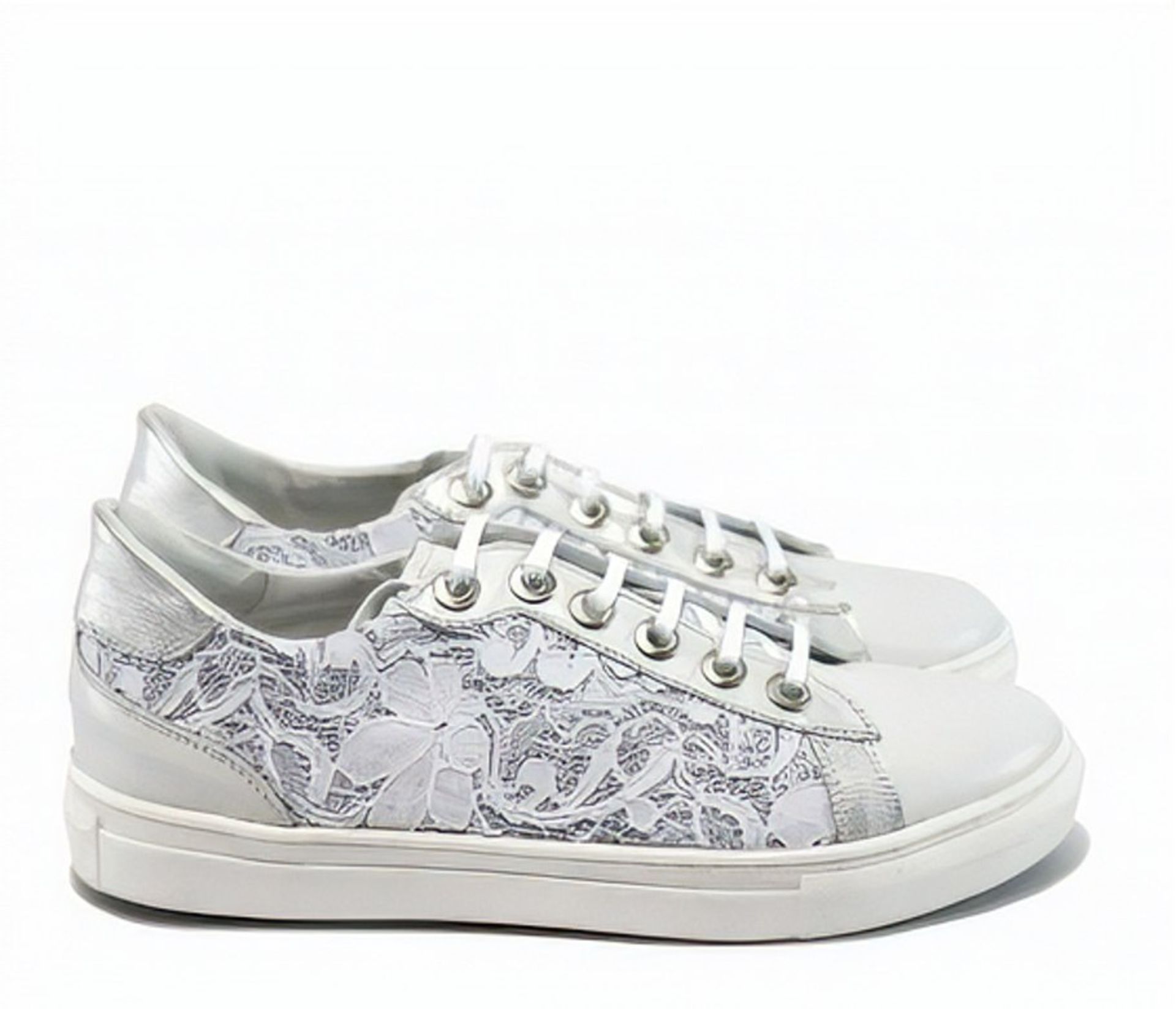 تصویر اصلی کفش