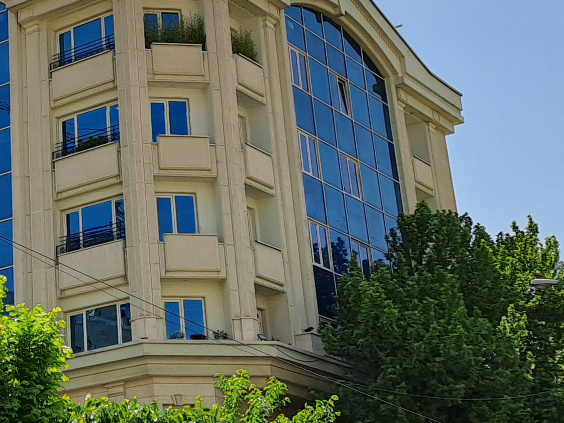 کراپ عکس ۱۲ مگاپیکسلی گلکسی ای ۳۳