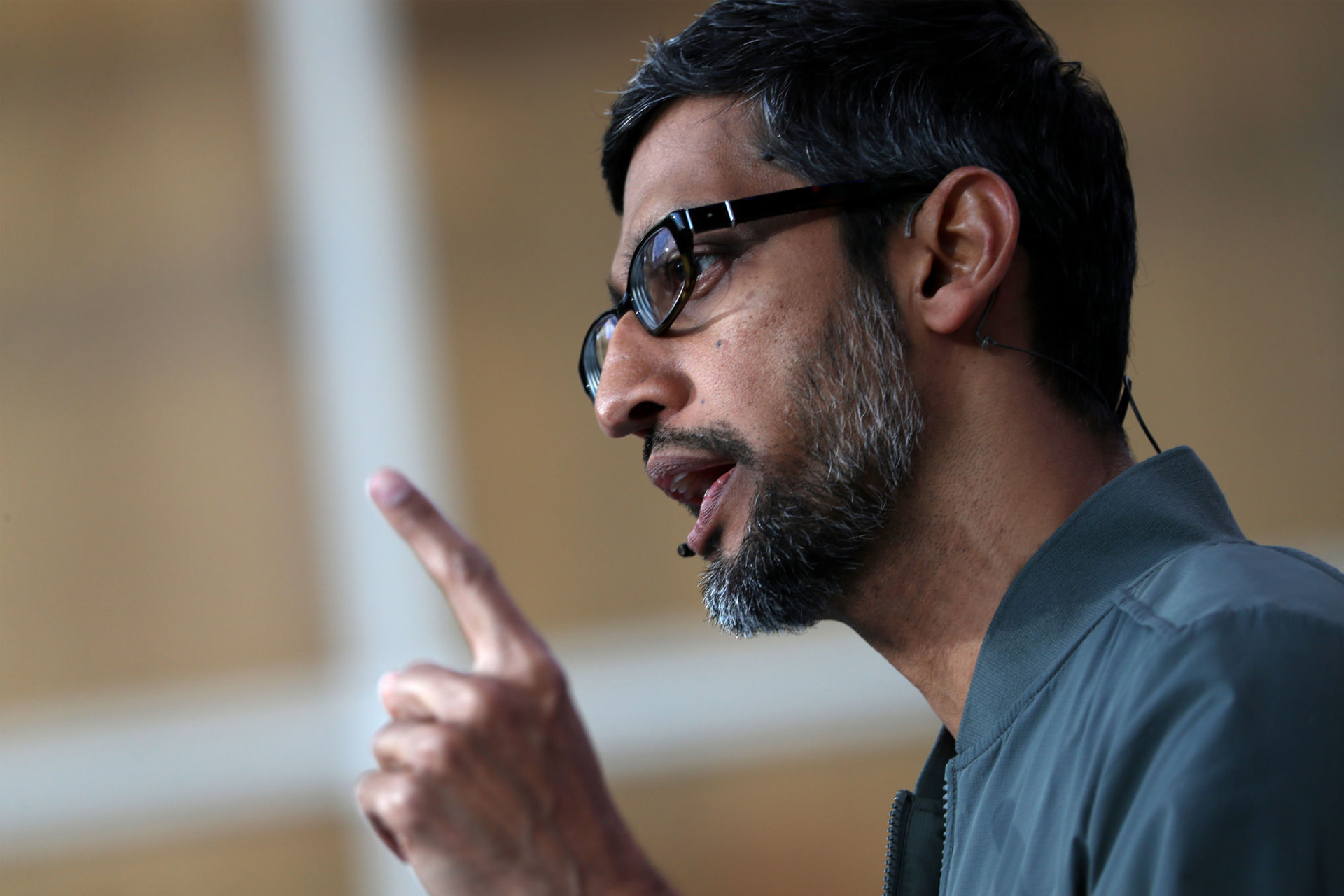 2022 5 google ceo sundar pichai left hand speaking keynote 638bb78db90c494dc77f8bb7