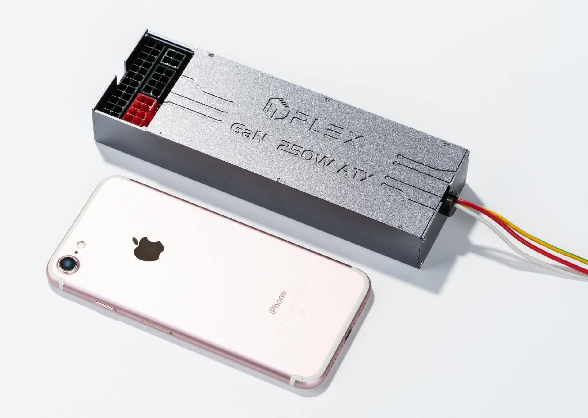 منبع تغذیه ۲۵۰ واتی HDPLEX 