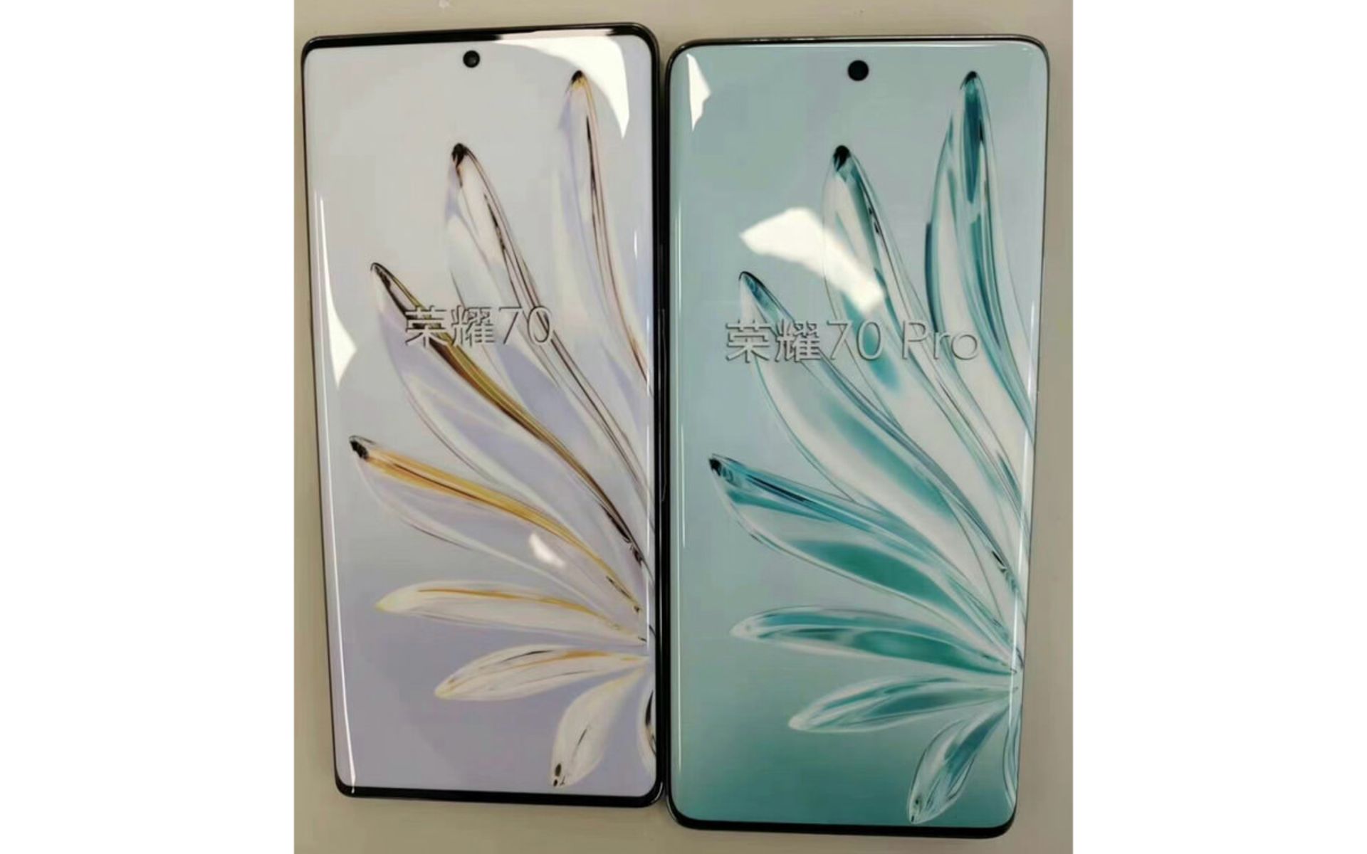 صفحه‌نمایش آنر ۷۰ و آنر ۷۰ پرو