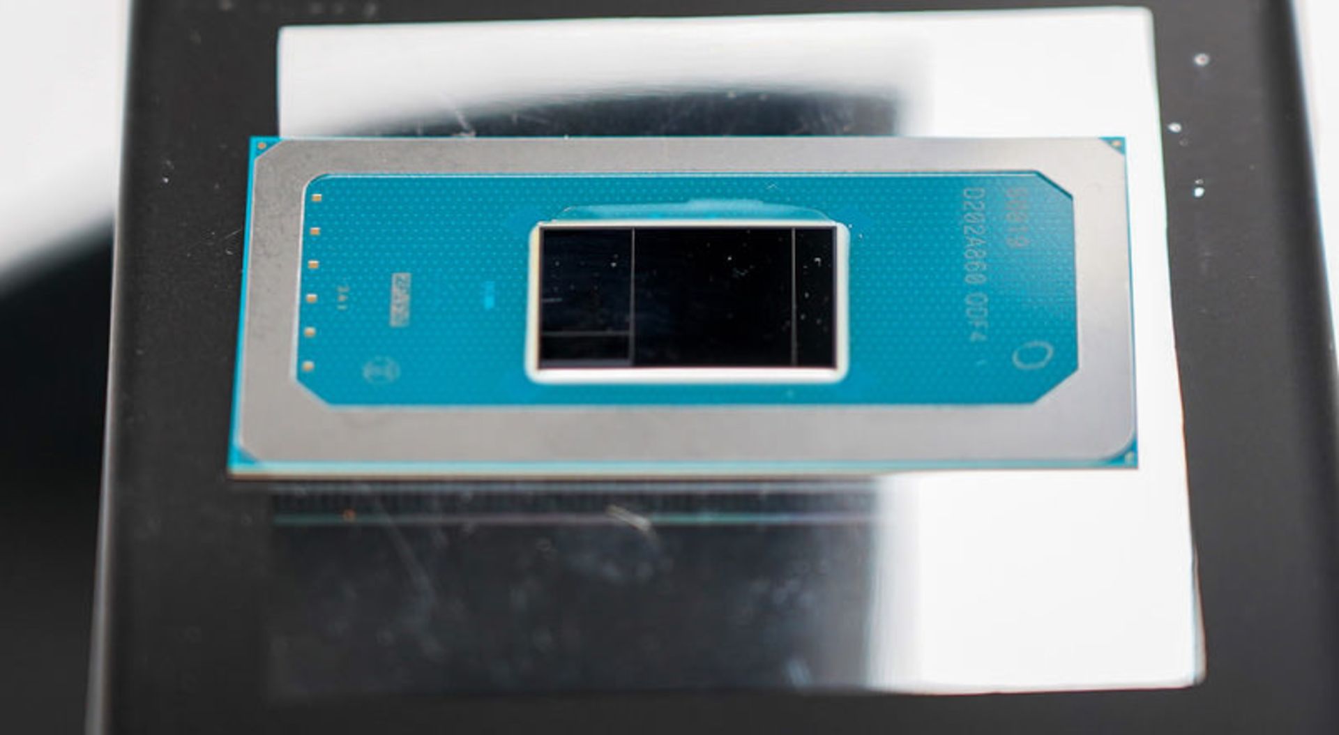 پردازنده Intel Meteor Lake از نمای جلو