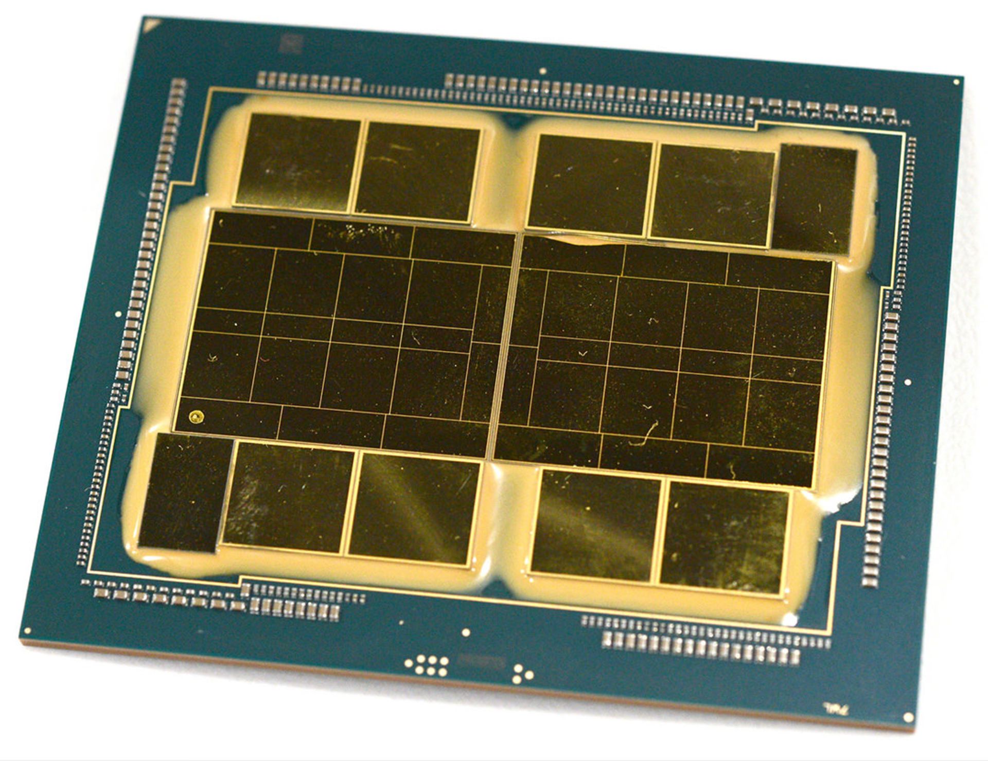 پردازنده گرافیکی Ponte Vecchio با کاشی های پردازشی