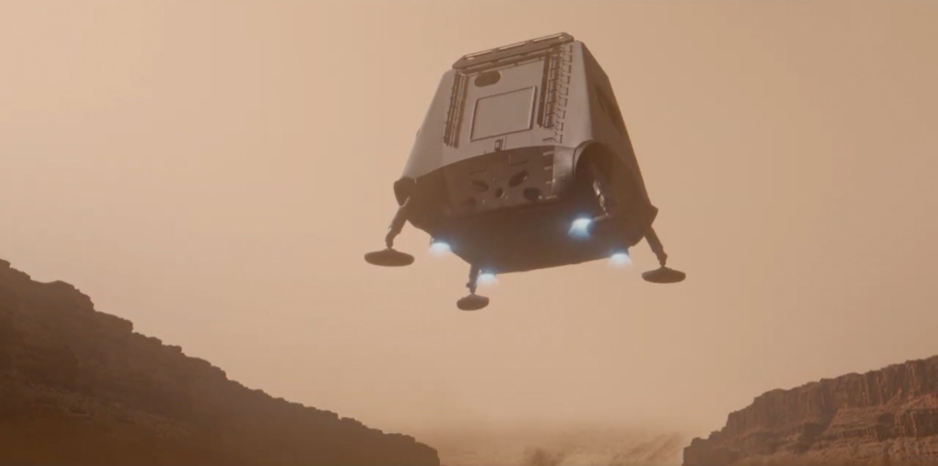 سطح‌نشین درحال فرود روی مریخ