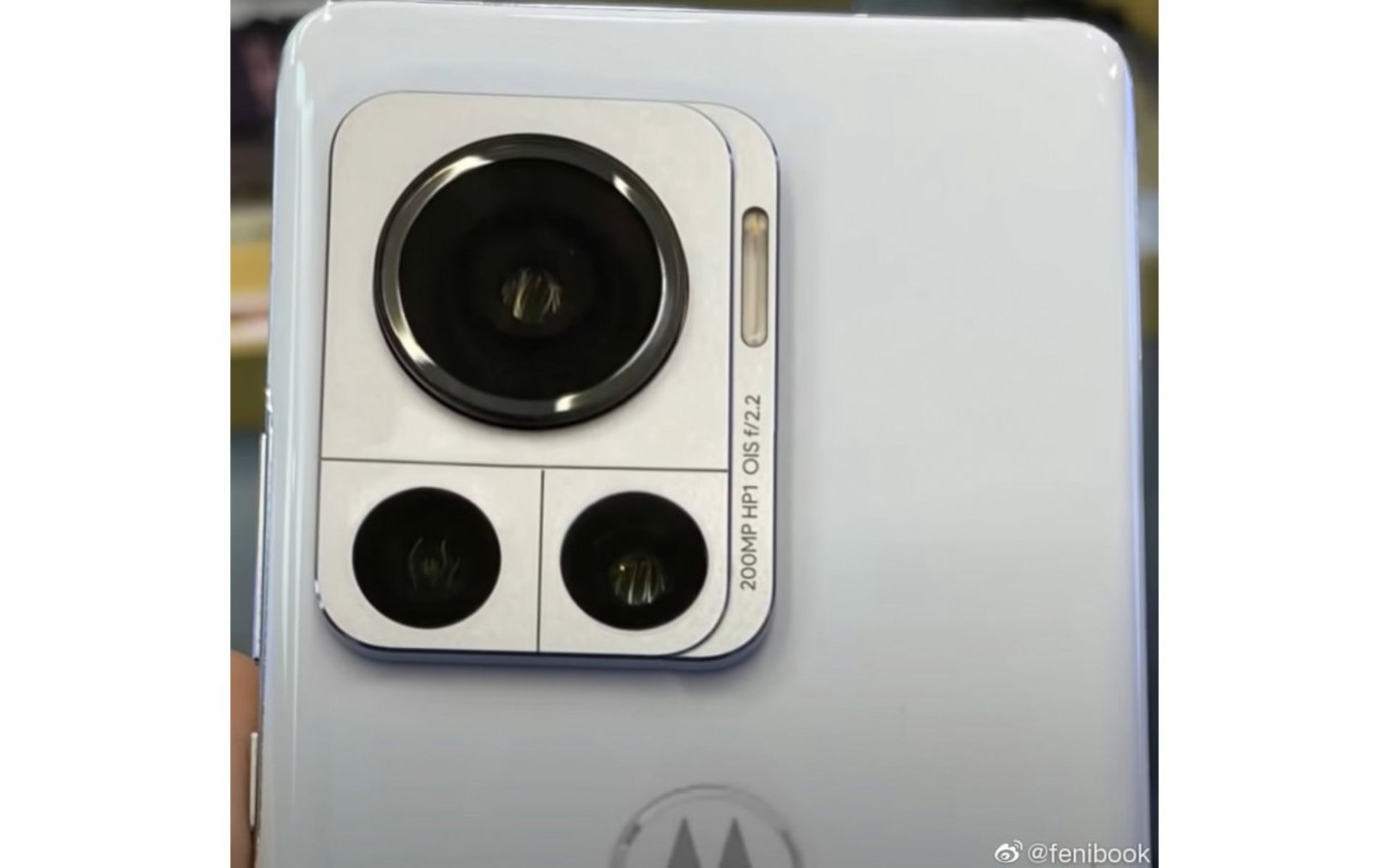 برآمدگی دوربین frontier موتورولا