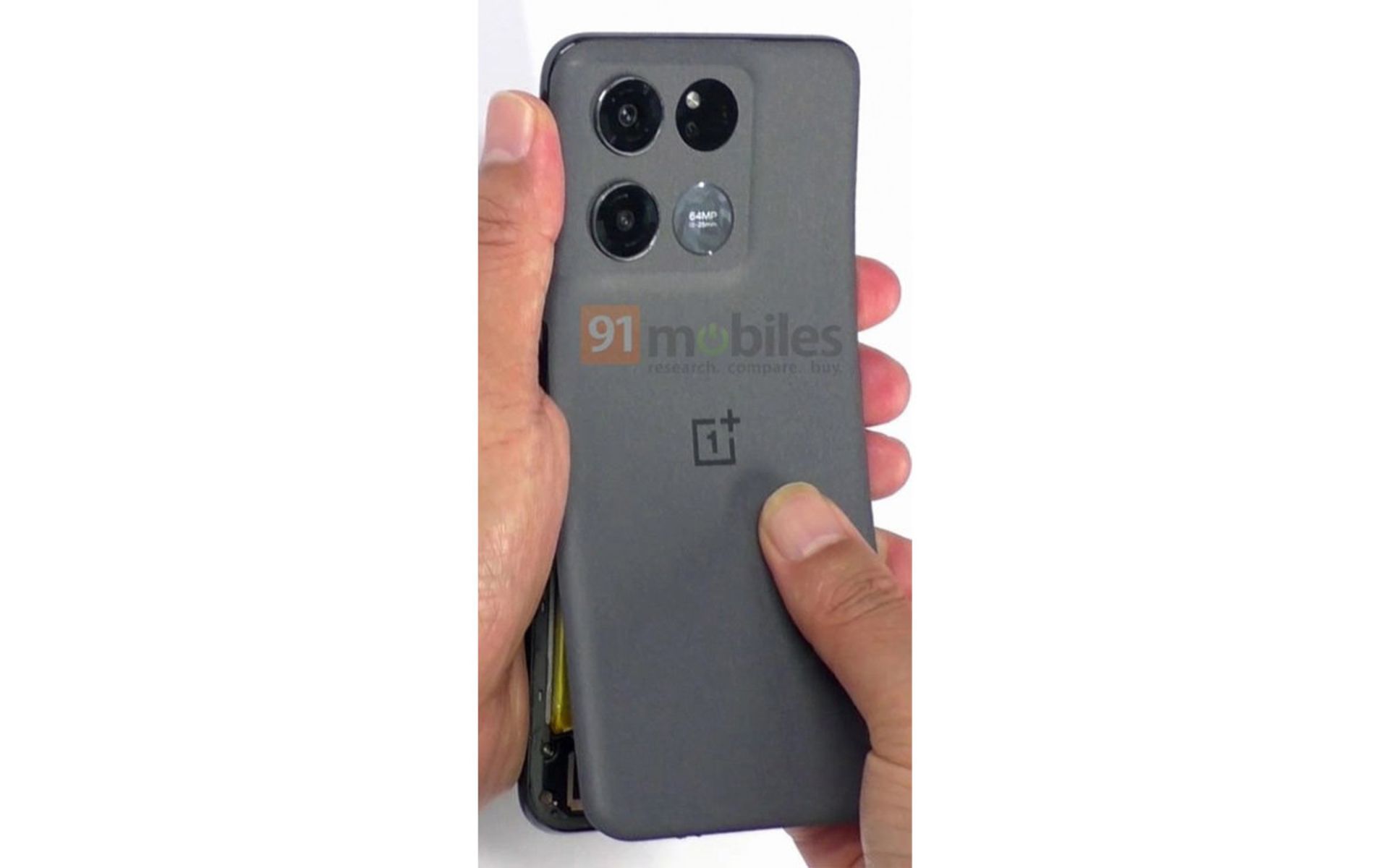 تصویر واقعی وان‌پلاس Ace Racing Edition از نمای پشت