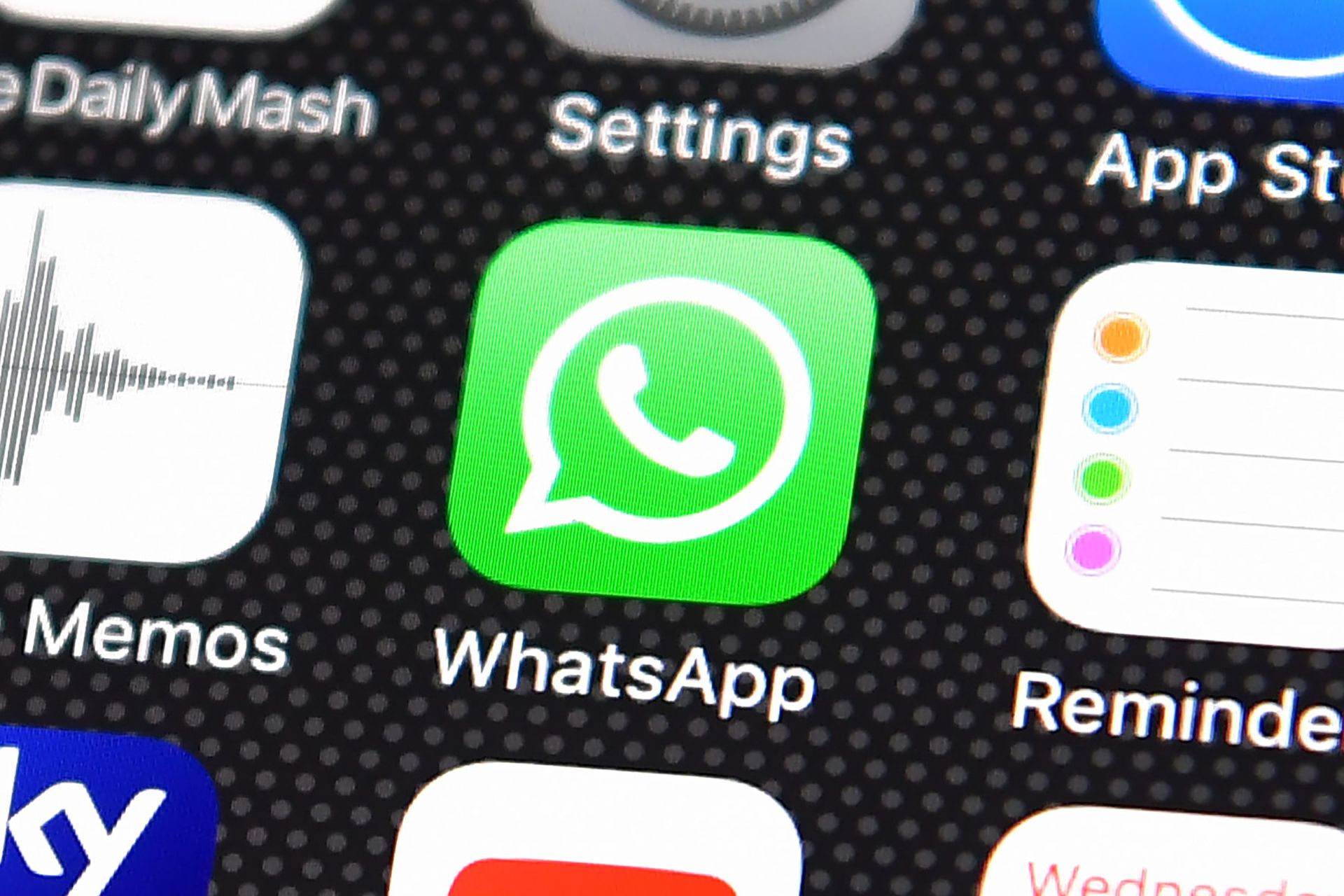 آیکون واتساپ / WhatsApp / واتس اپ نسخه iOS روی آیفون