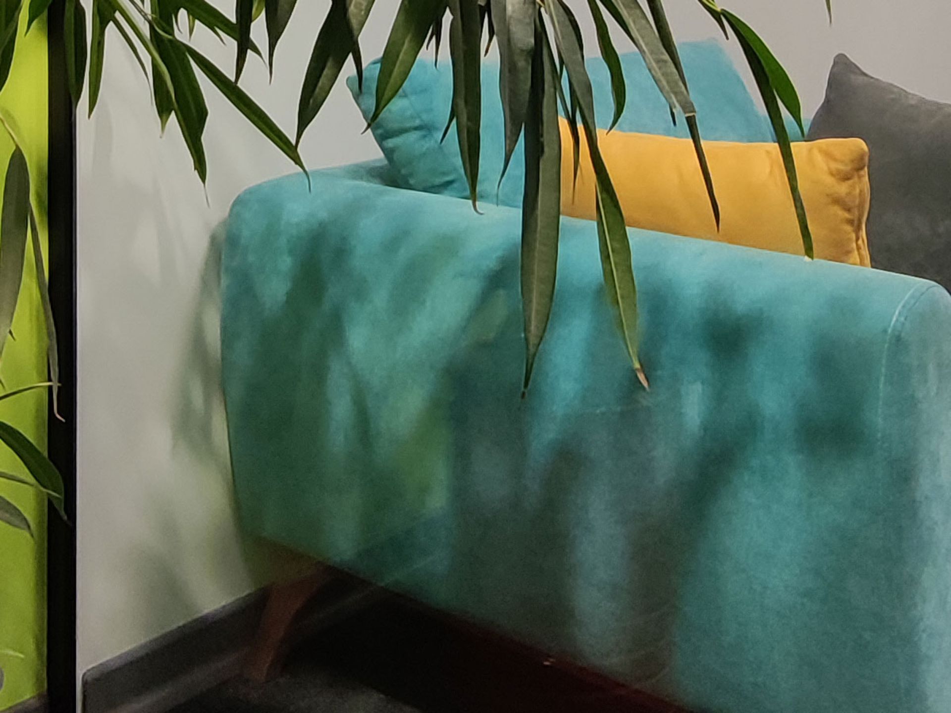 رنگ‌ها و گستره دینامیکی در برش عکس اولتراواید شیائومی 12X