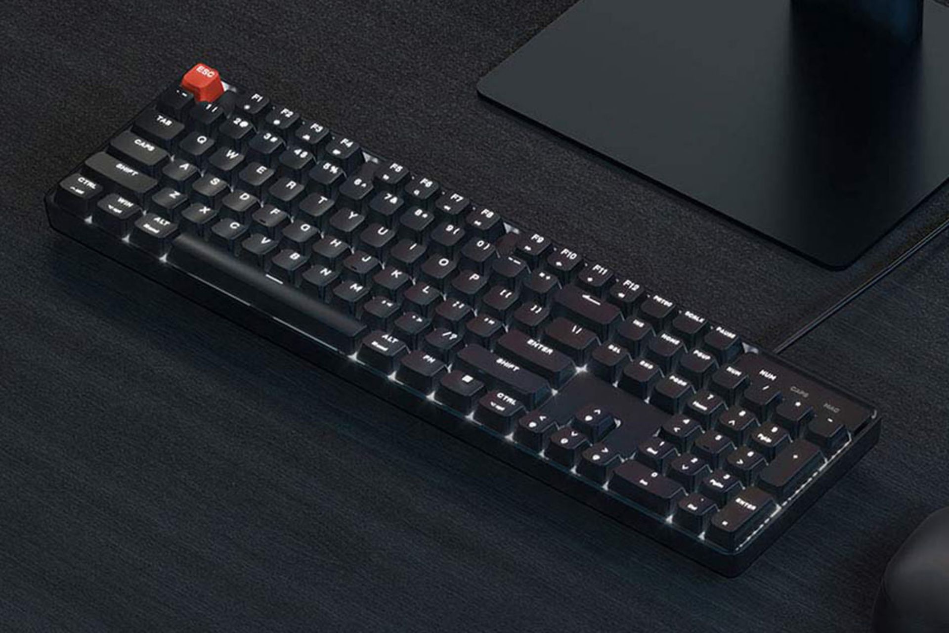 کیبورد مکانیکی 2022 شیائومی مشکی روی میز