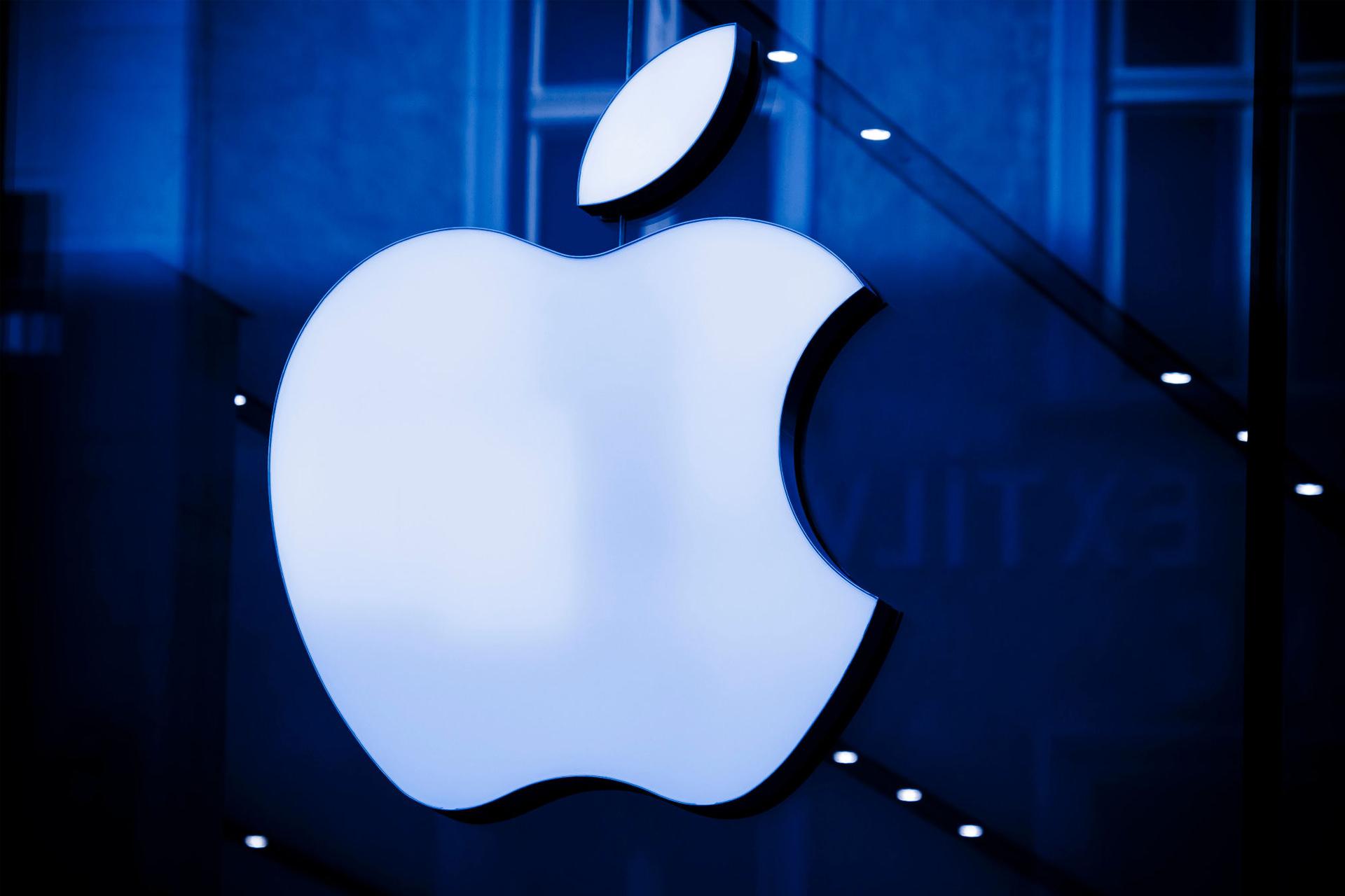 لوگو اپل / Apple در فروشگاه حضوری اپل استور در آلمان