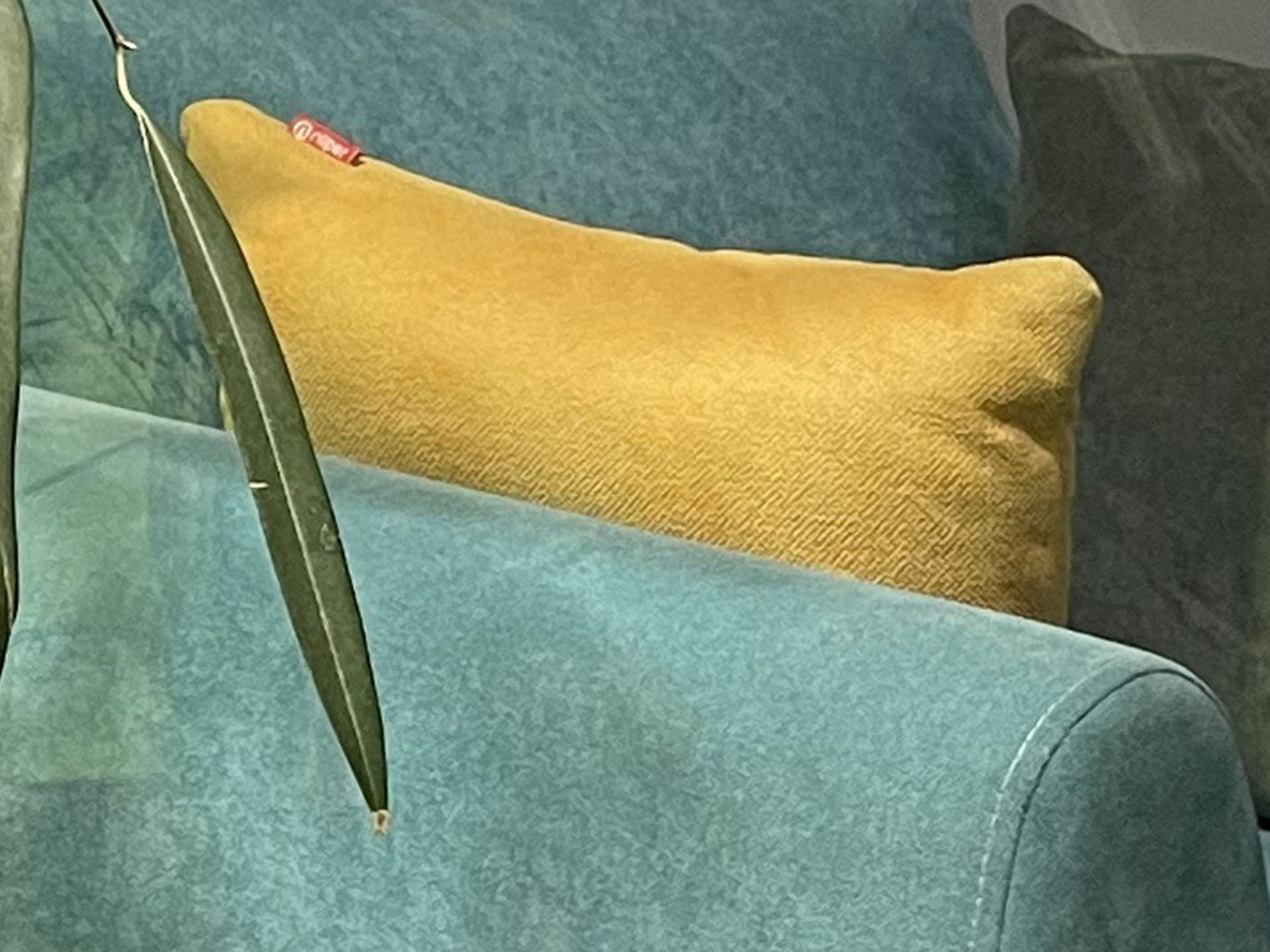 کراپ عکس دوربین اصلی آیفون ۱۲ پرو مکس