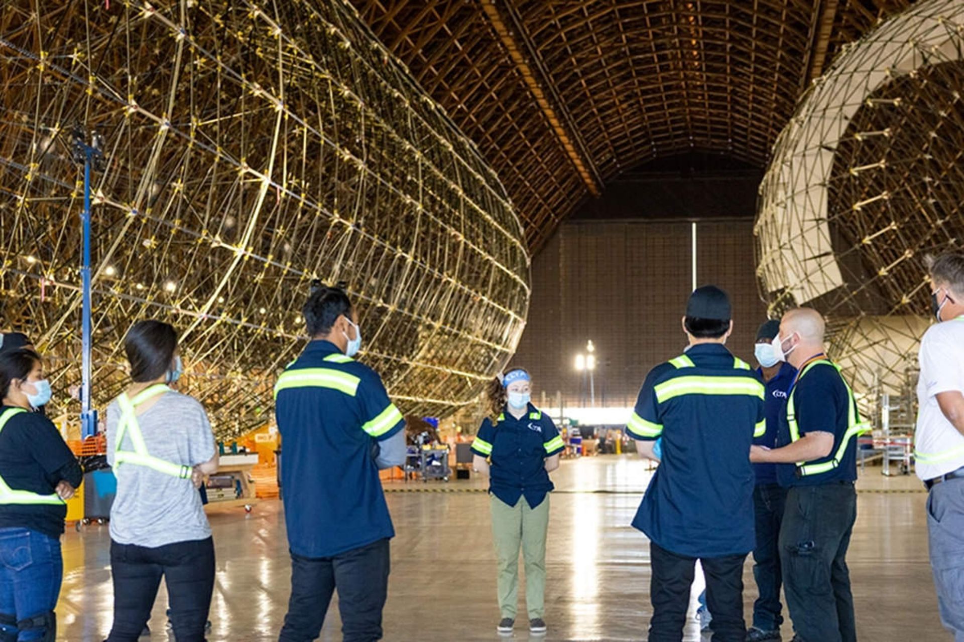 داخل مرکز تحقیقاتی LTA برای ساخت کشتی هوایی