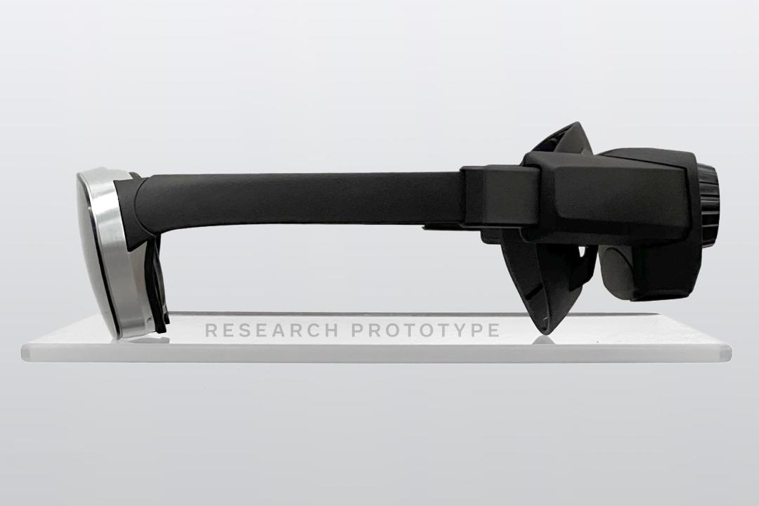 نیم رخ هدست مفهومی VR شرکت متا مدل Holocake 2