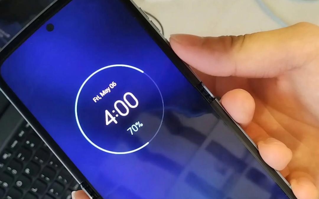 گوشی تاشدنی موتورولا razr 3