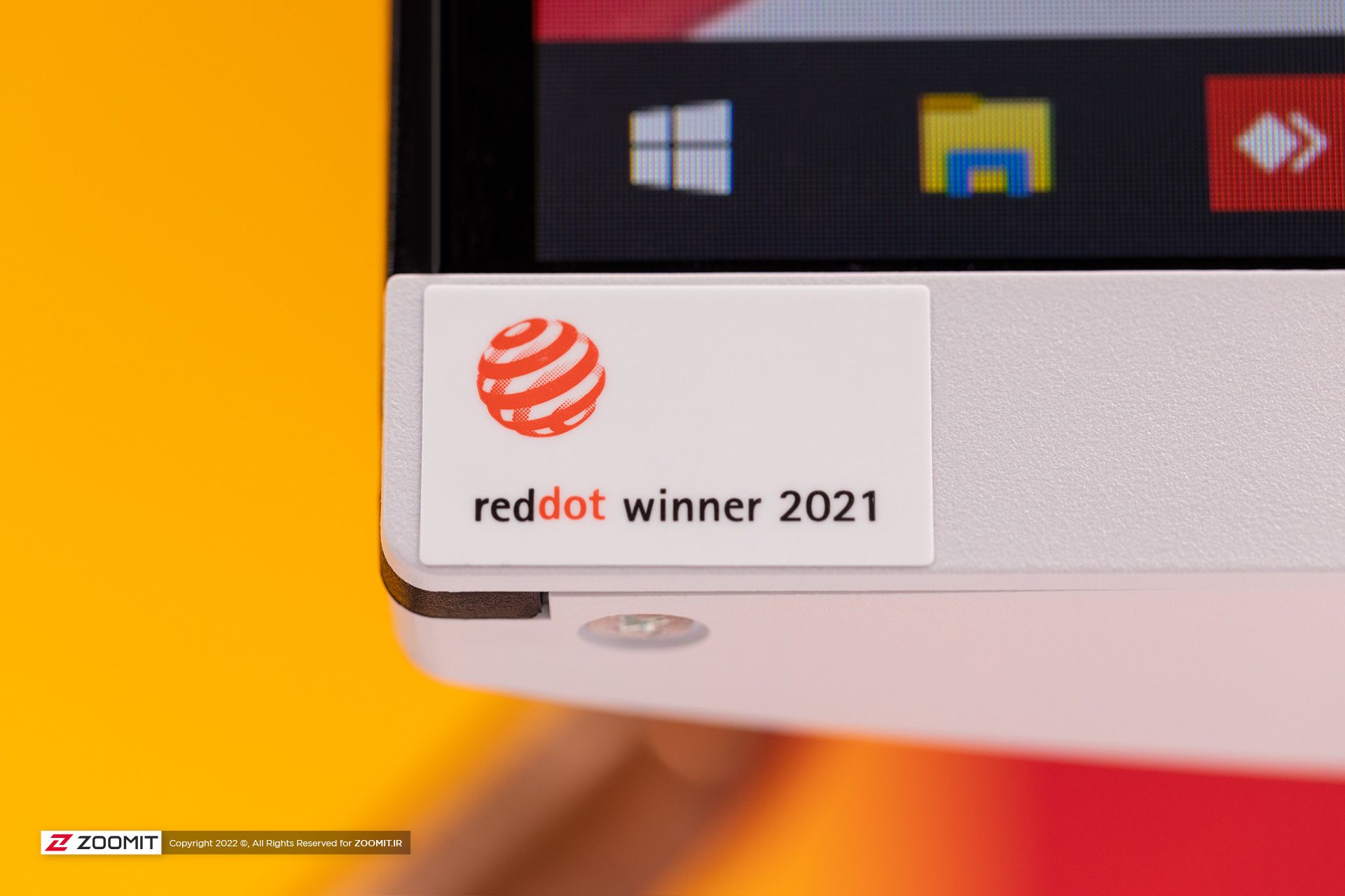 برچسب جایزه‌ی reddot برای مانیتور MSI Modern MD271PW