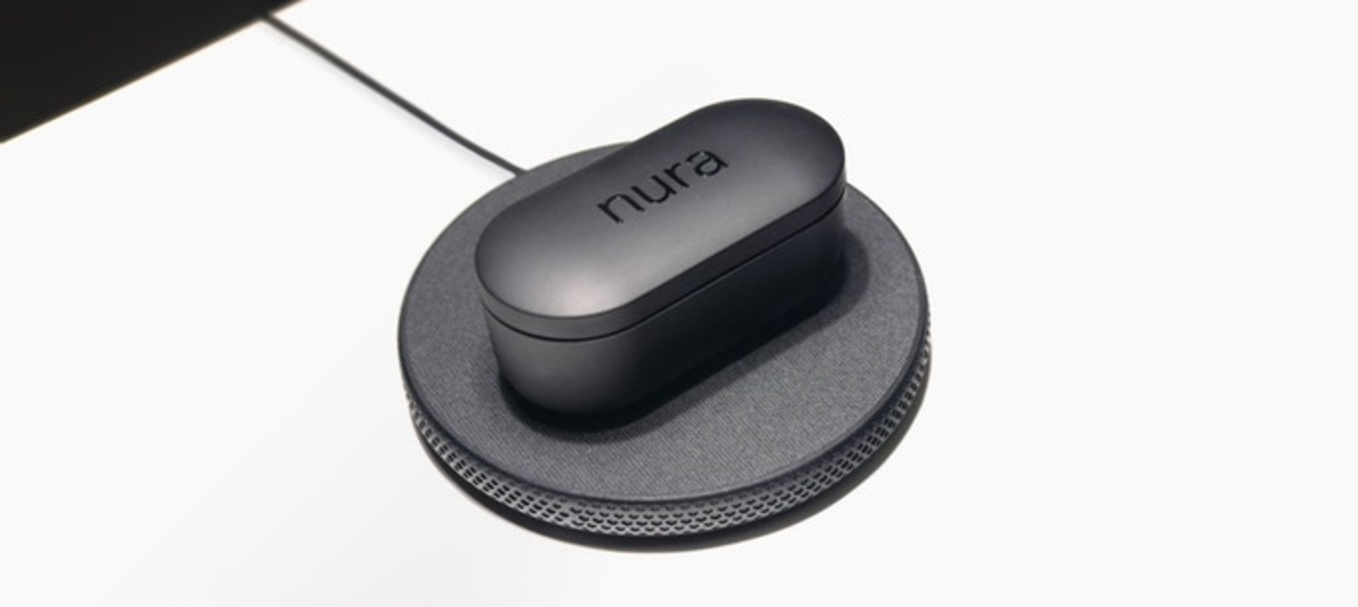 شارژ بی‌سیم هدفون NuraTrue Pro