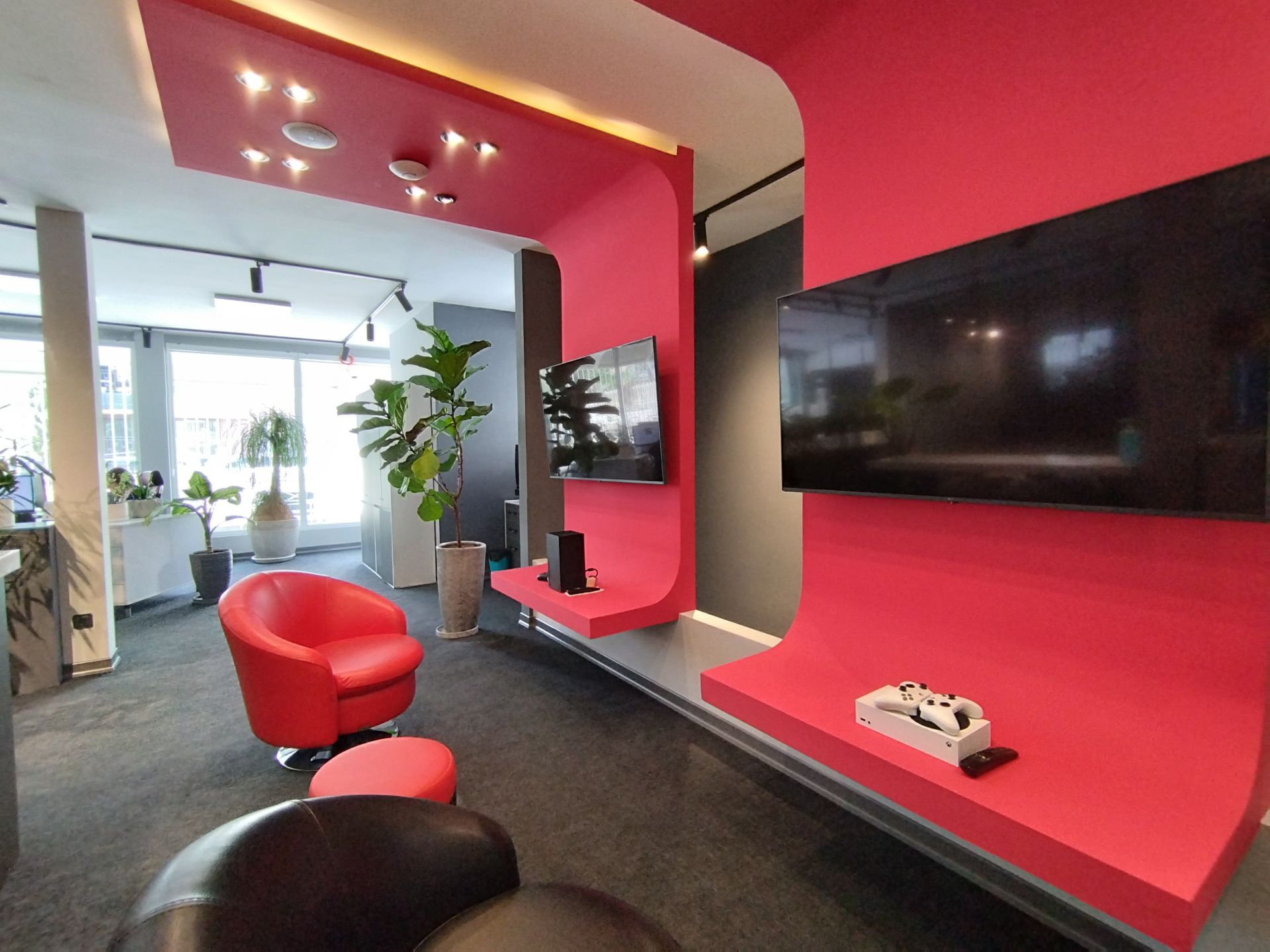 عکس دوربین اولتراواید پوکو X4 پرو