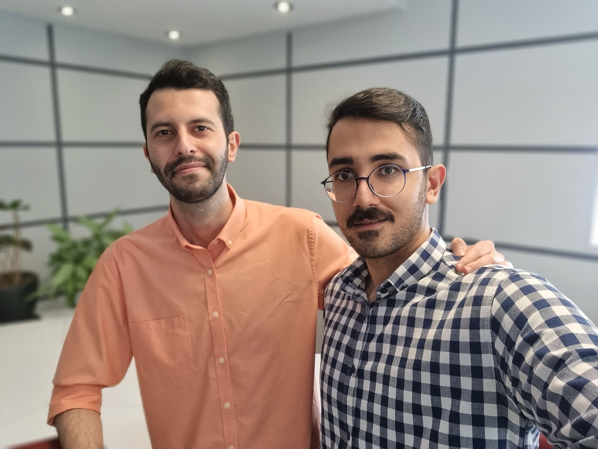 عکس سلفی اس ۲۱ اف‌ای