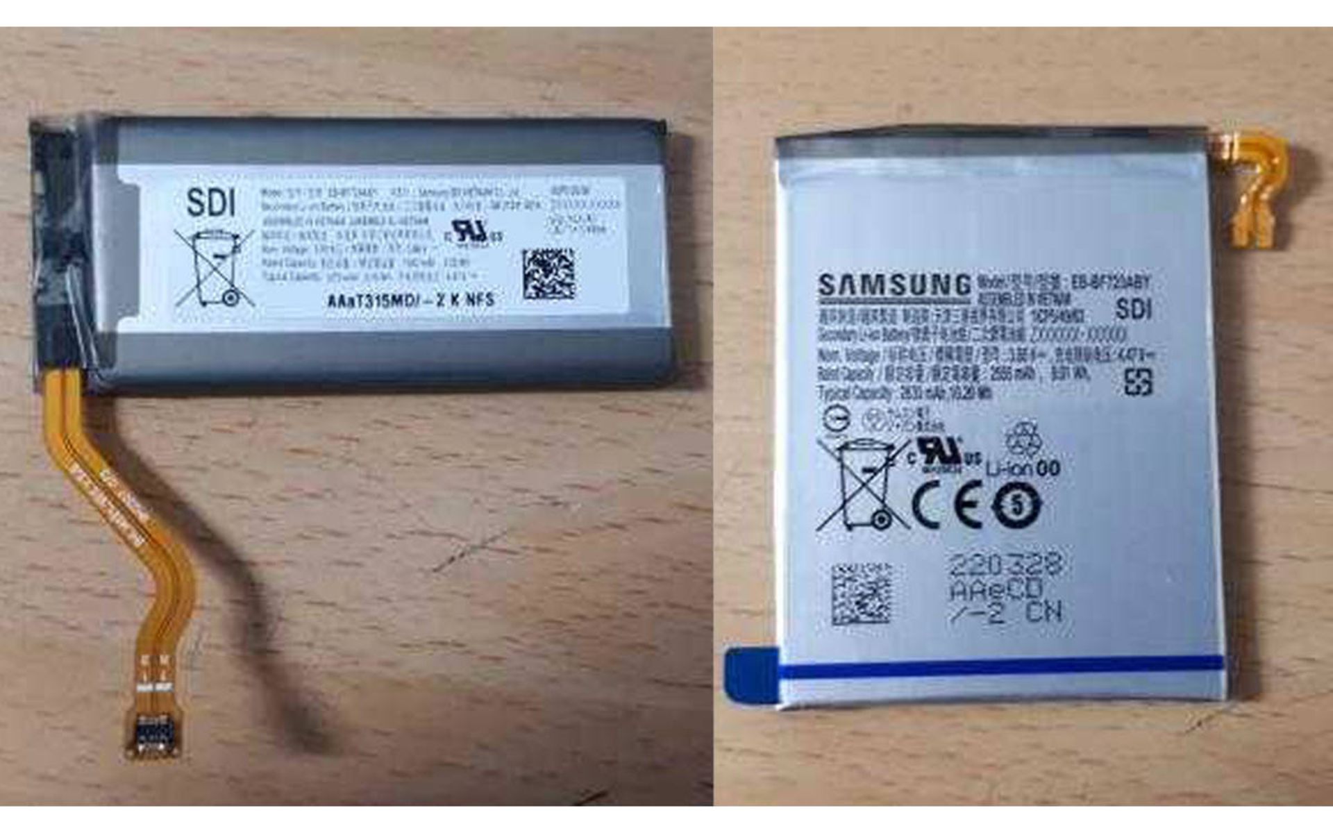 تصویر باتری گلکسی زد فلیپ ۴