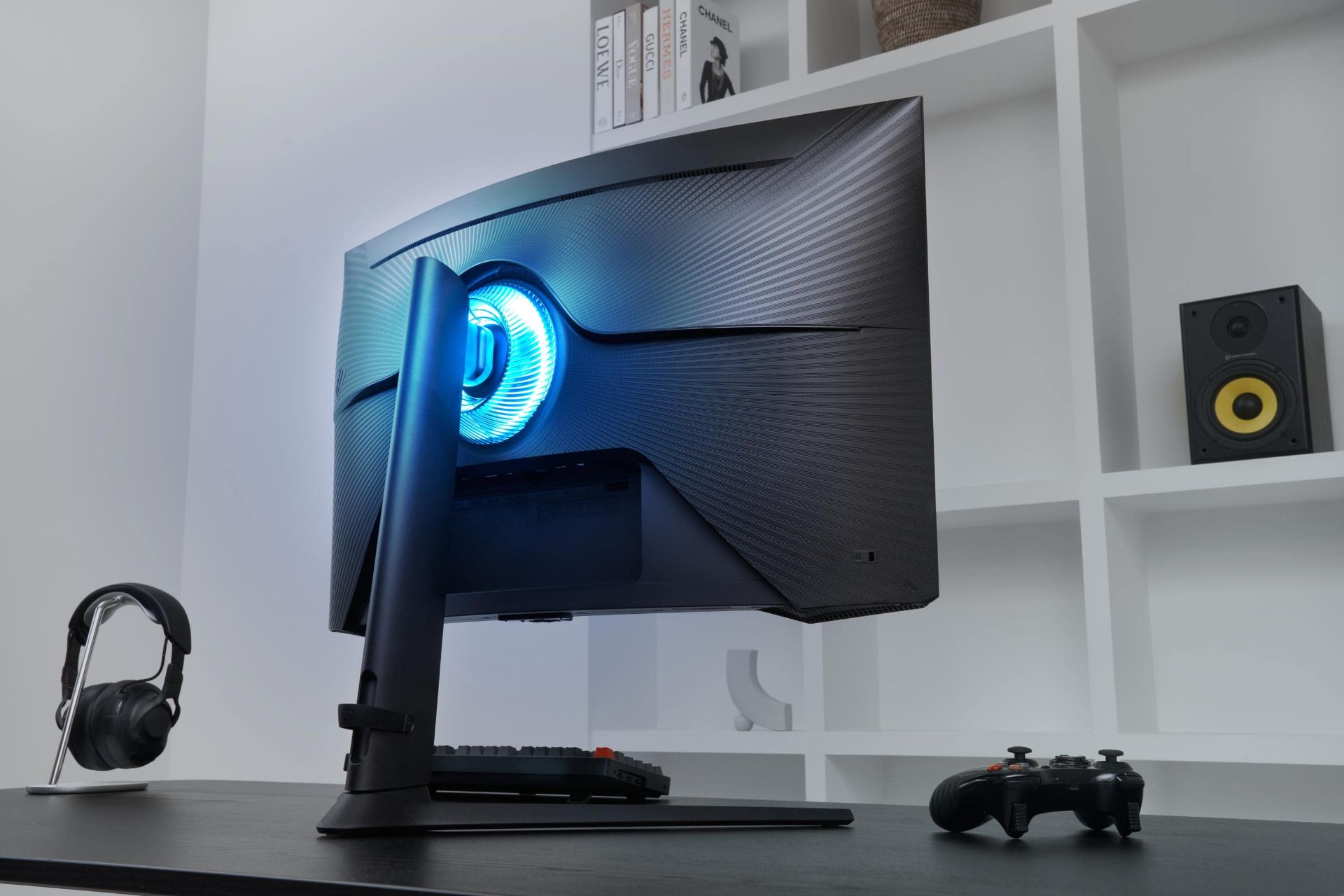 مانیتور گیمینگ ۳۲ اینچ Odyssey Neo G7 سامسونگ با وضوح 4K و نرخ‌نوسازی ۱۶۵ هرتز