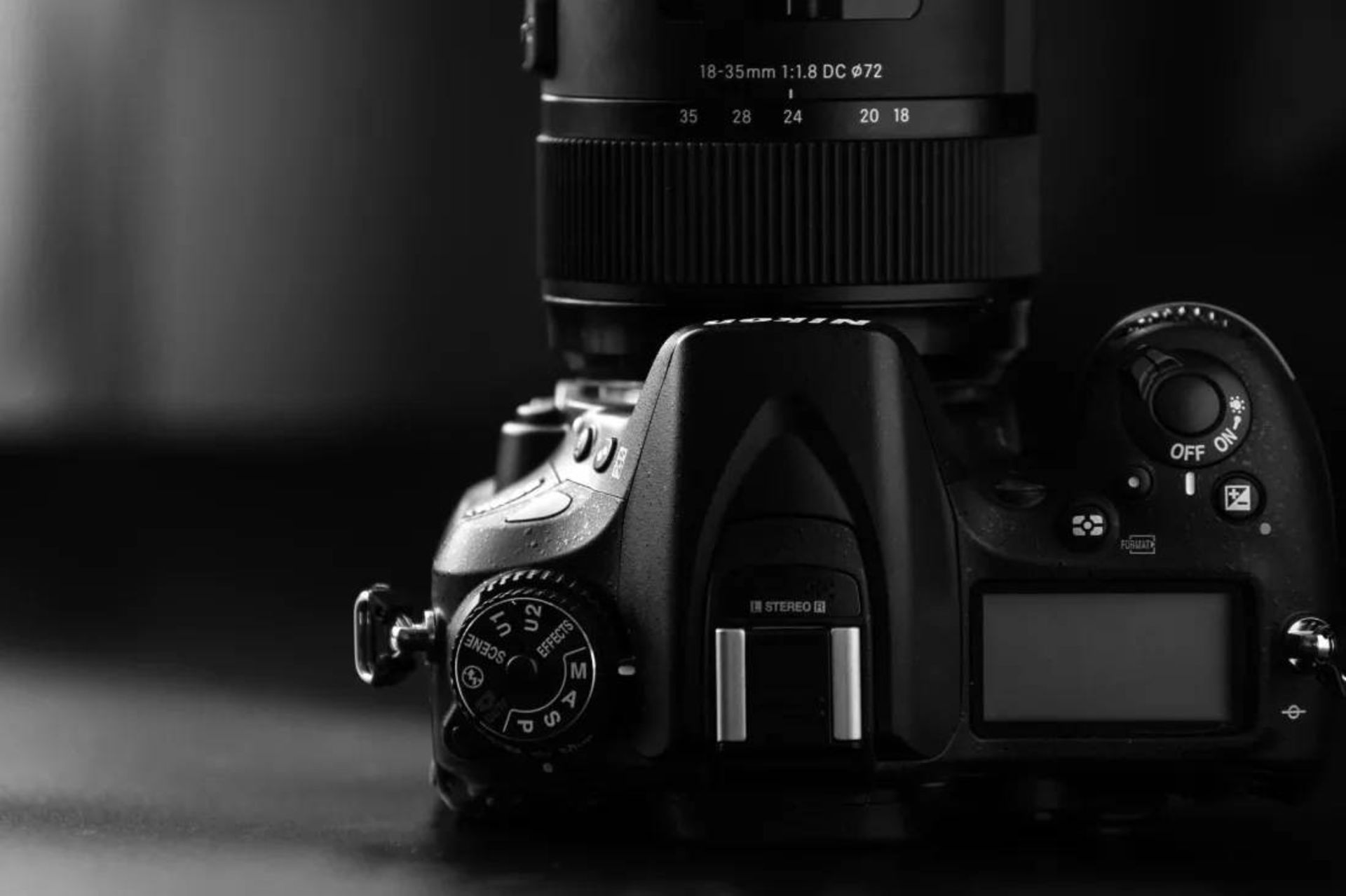 دوربین DSLR سونی
