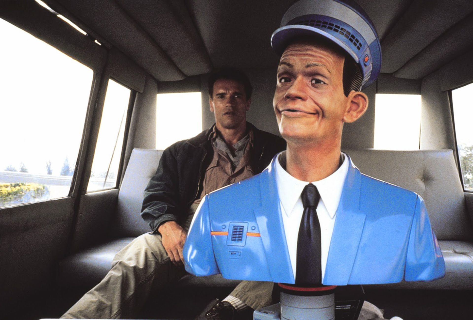 خودروی خودران در يادآوری کامل (Total Recall)