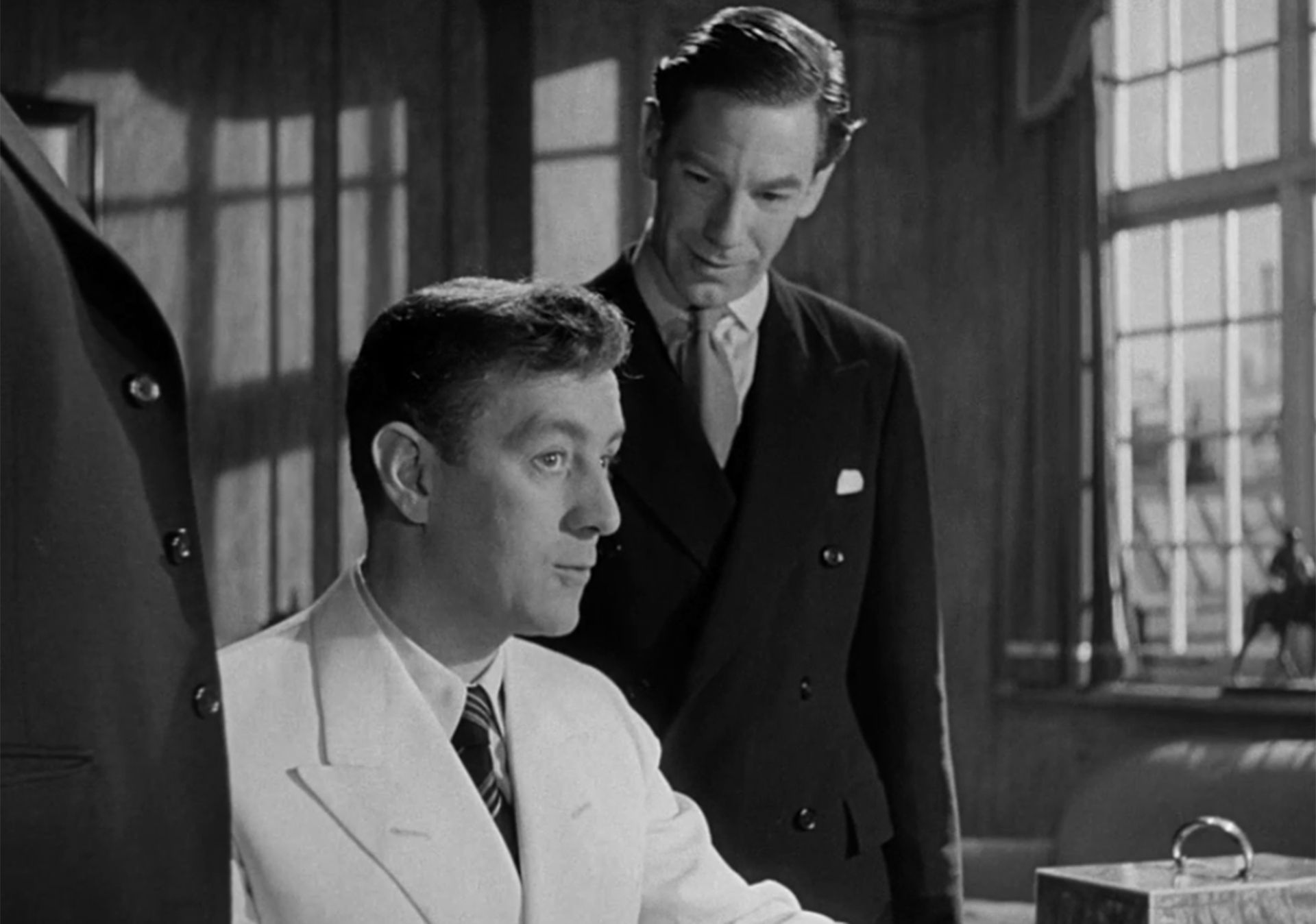 فناوری نانو در مردی با کت و شلوار سفید (The Man in The White Suit)