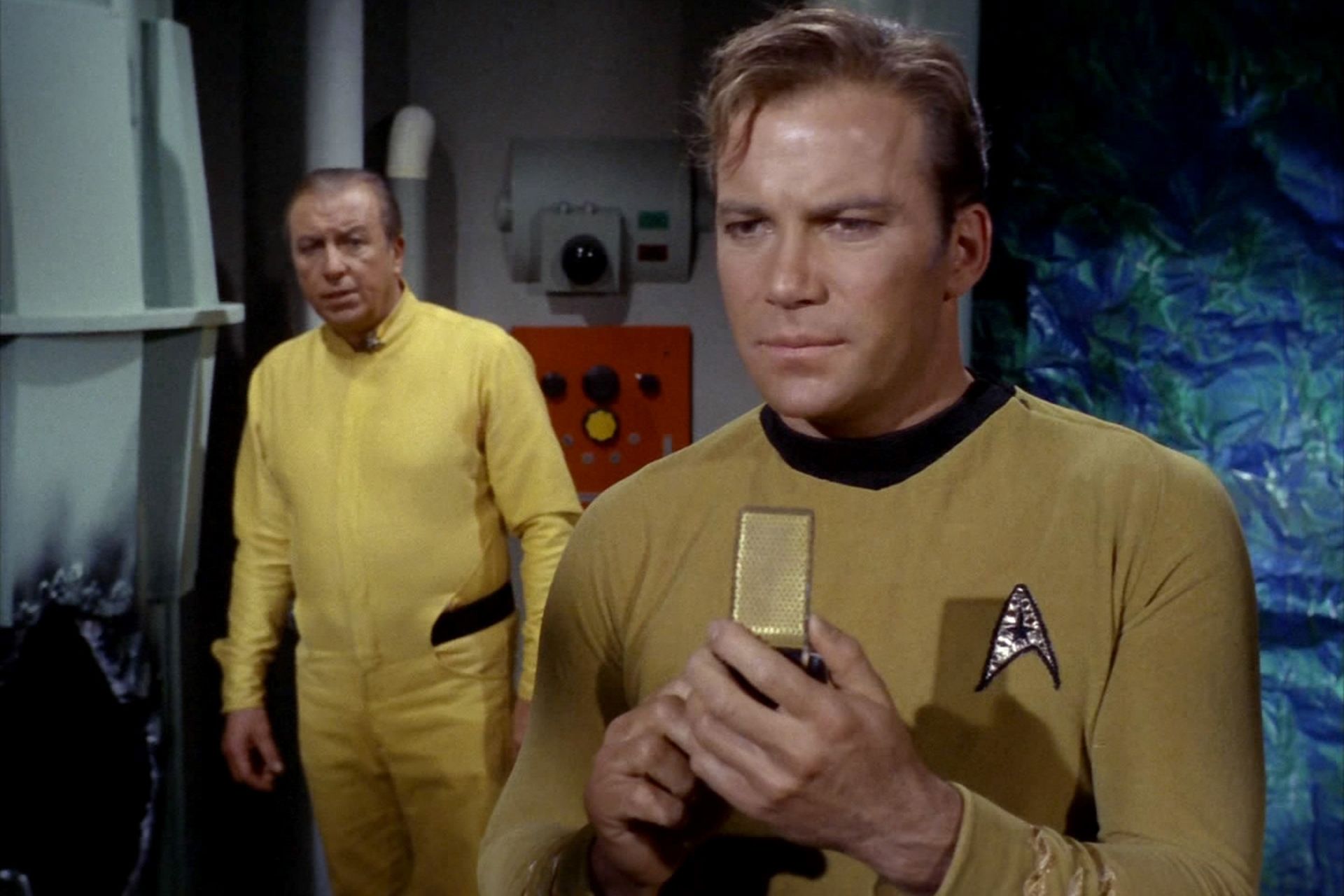 تلفن همراه در  پیشتازان فضا (Star Trek)
