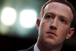 چهره ناراحت نگران مارک زاکربرگ / Mark Zuckerberg مدیرعامل متا فیسبوک