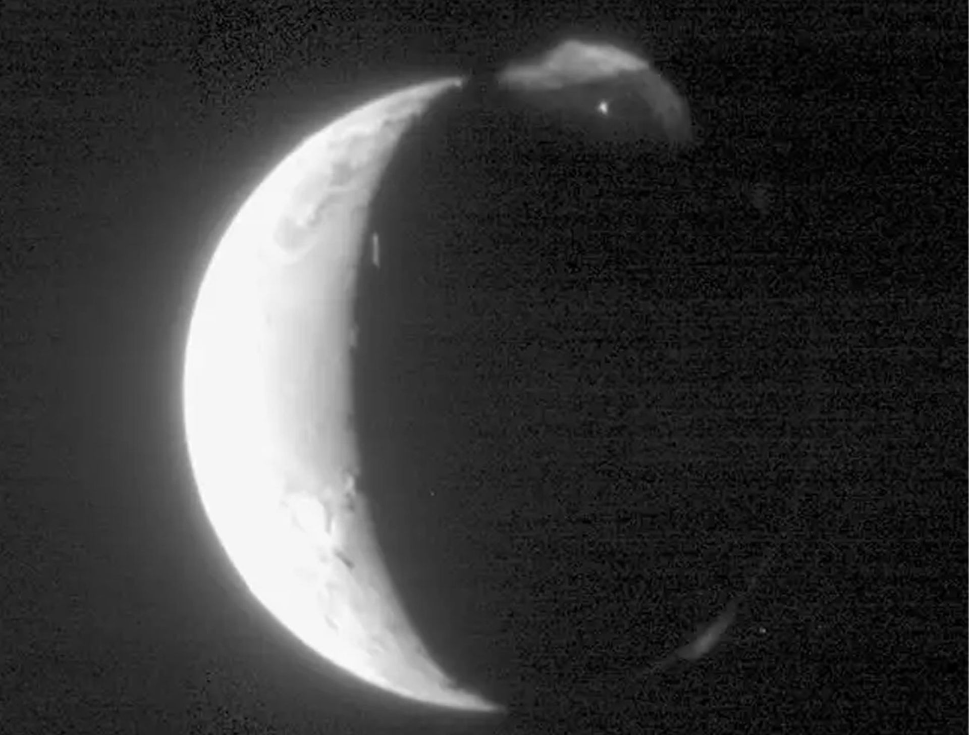 فواره آتشفشانی قمر آیو مشتری ثبت شده با فضاپیما نیو هورایزنز ناسا