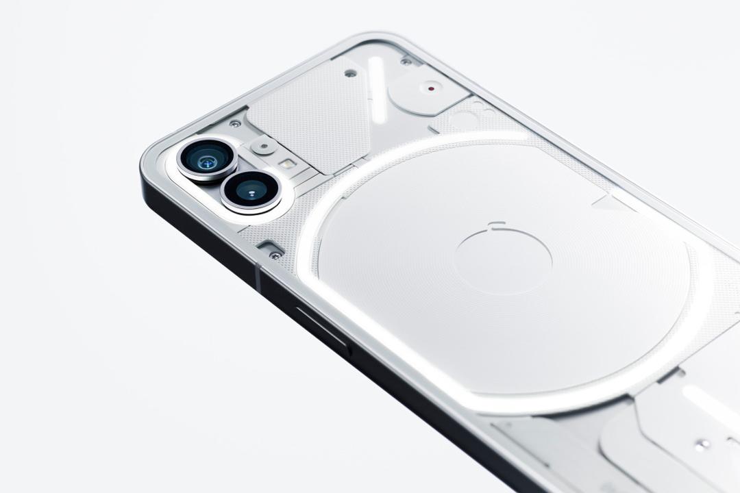 نیمه بالا پنل پشتی گوشی ناتینگ فون وان / Nothing Phone 1 مدل سفید