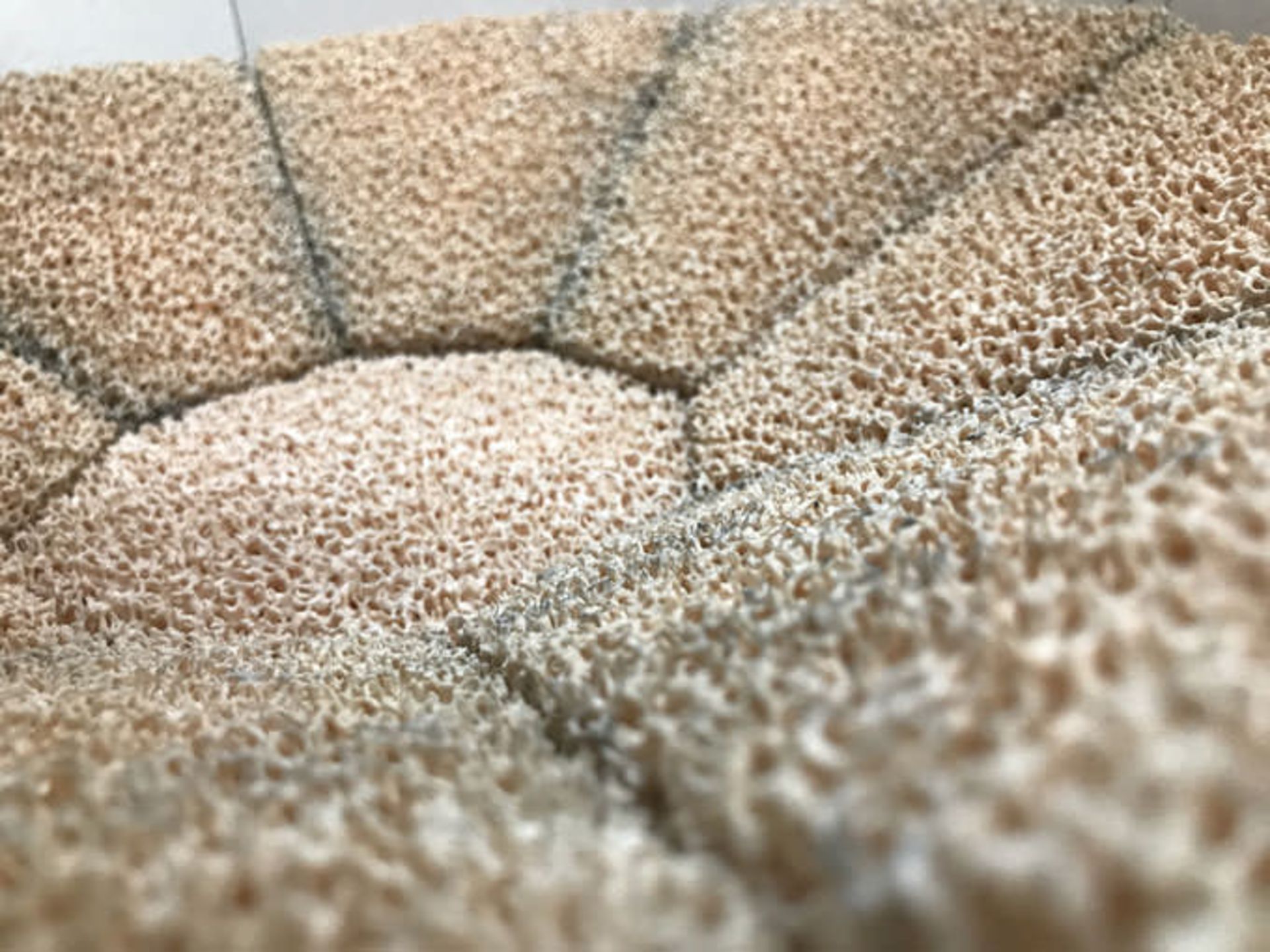 ماده کاتالیزور راکتور خورشیدی برای واکنش با بخار آب