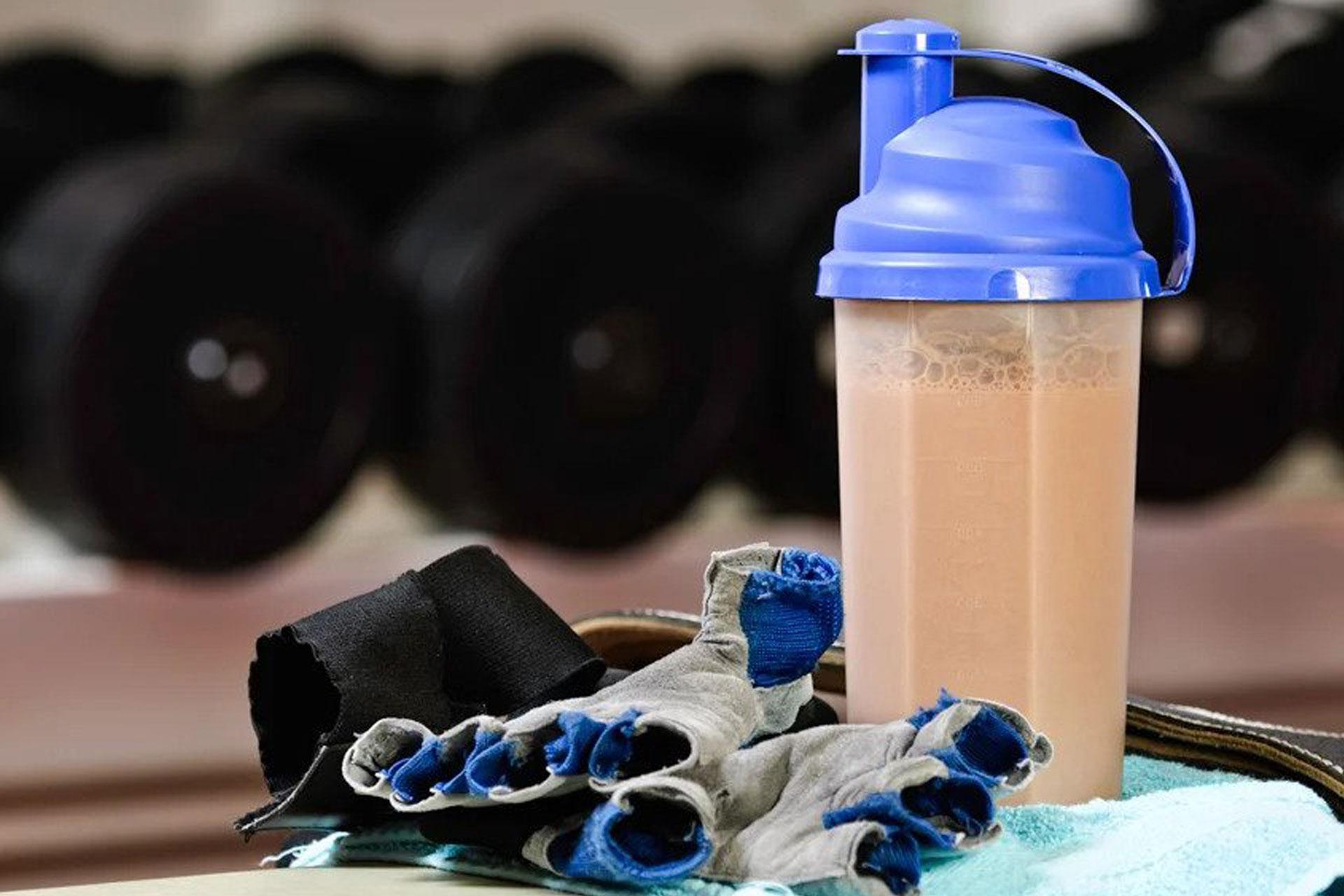 آیا شیک‌های پروتئینی می‌توانند به افزایش وزن کمک کنند؟