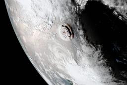 حجم بالای آب پرتاب‌شده به جو در اثر فوران تونگا ممکن است لایه اوزون را تضعیف کند