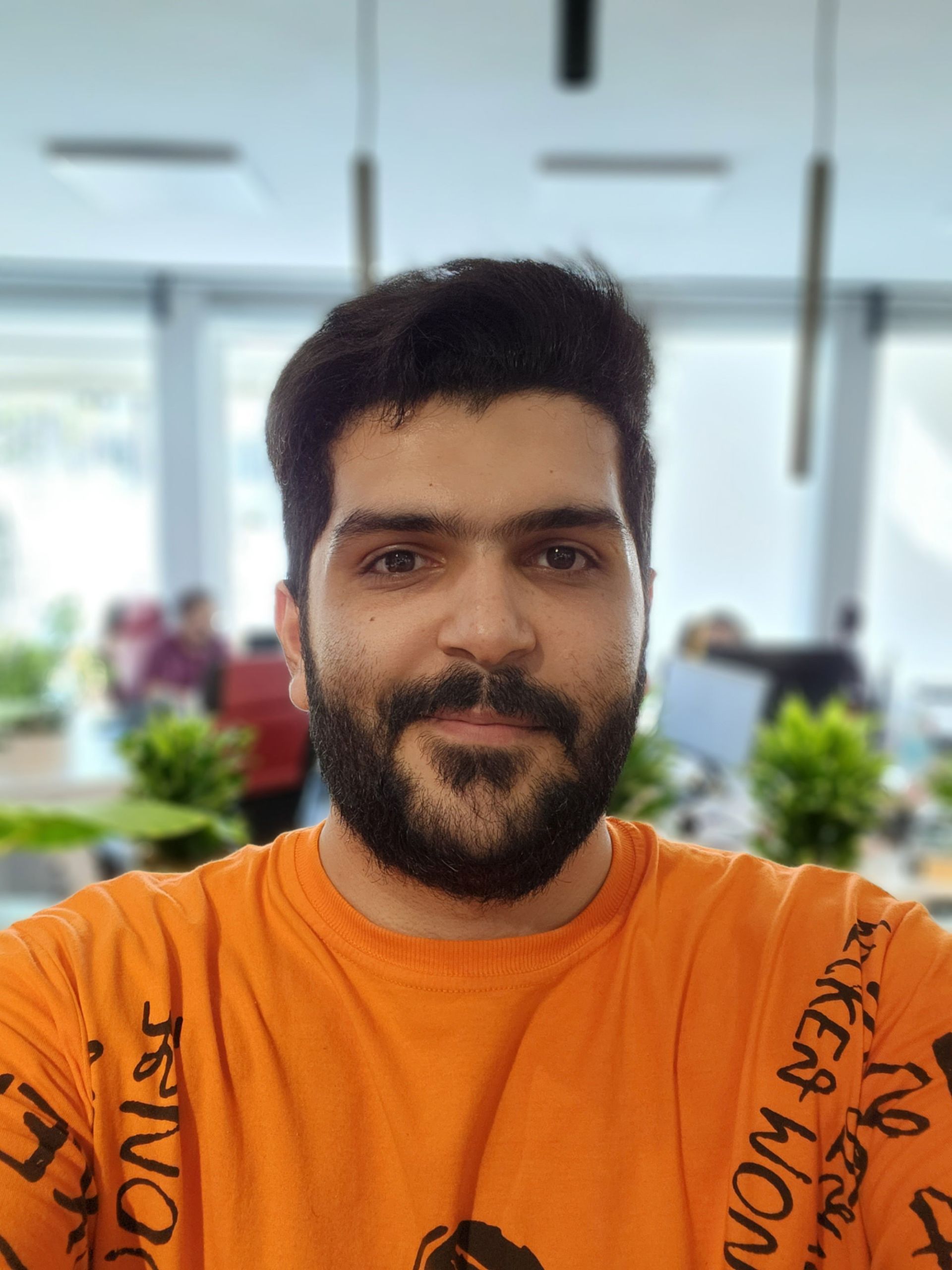 عکس سلفی با دوربین سلفی اصلی گلکسی زد فولد ۴