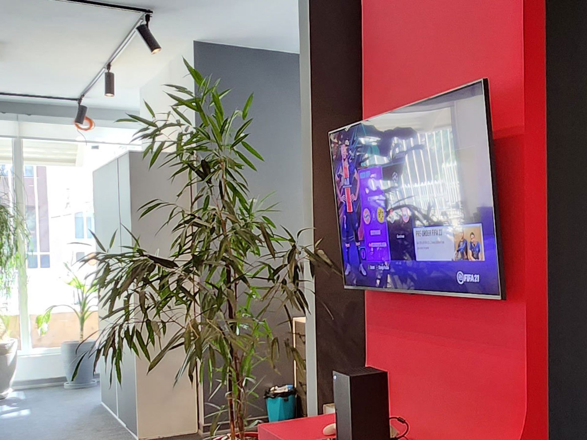 کراپ عکس اچ‌دی‌آر دوربین اولتراواید گلکسی زد فولد ۴