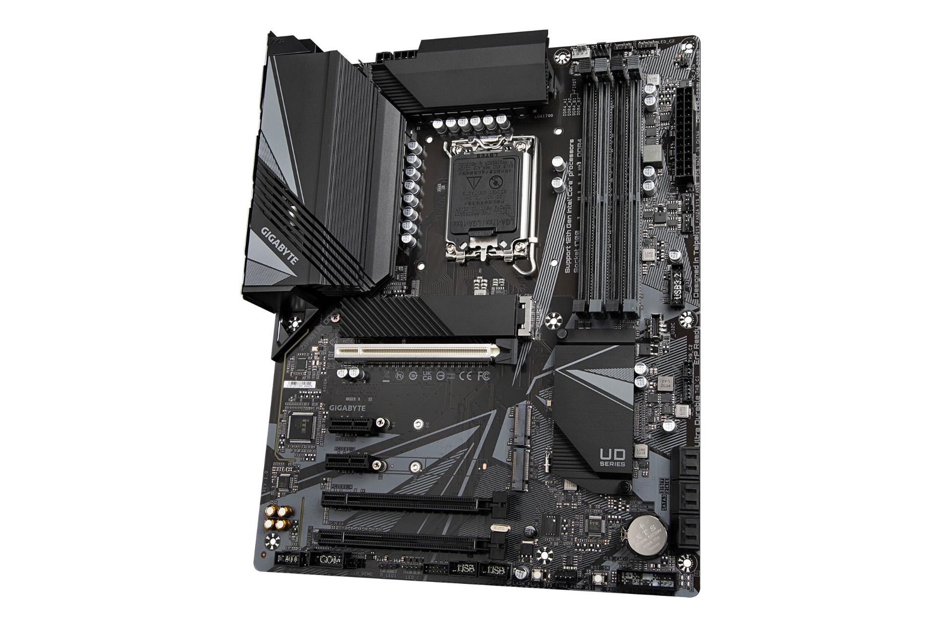 نمای راست مادربرد گیگابایت GIGABYTE Z690 UD DDR4 (rev. 1.x)